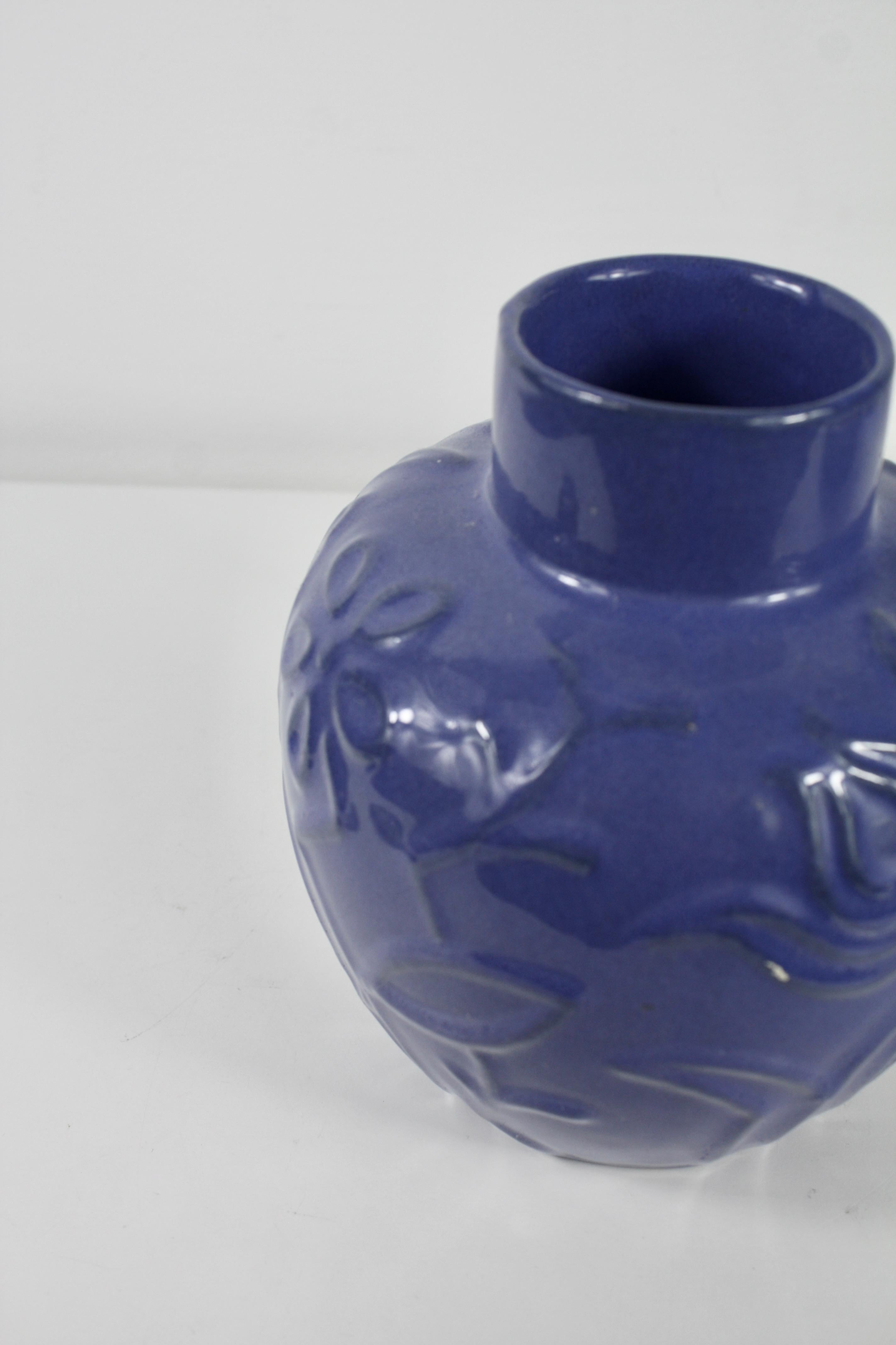 Vaso d'epoca Uppsala Ekeby Model 441 di Harald Östergren, 1947/48 Blu intenso in vendita 1