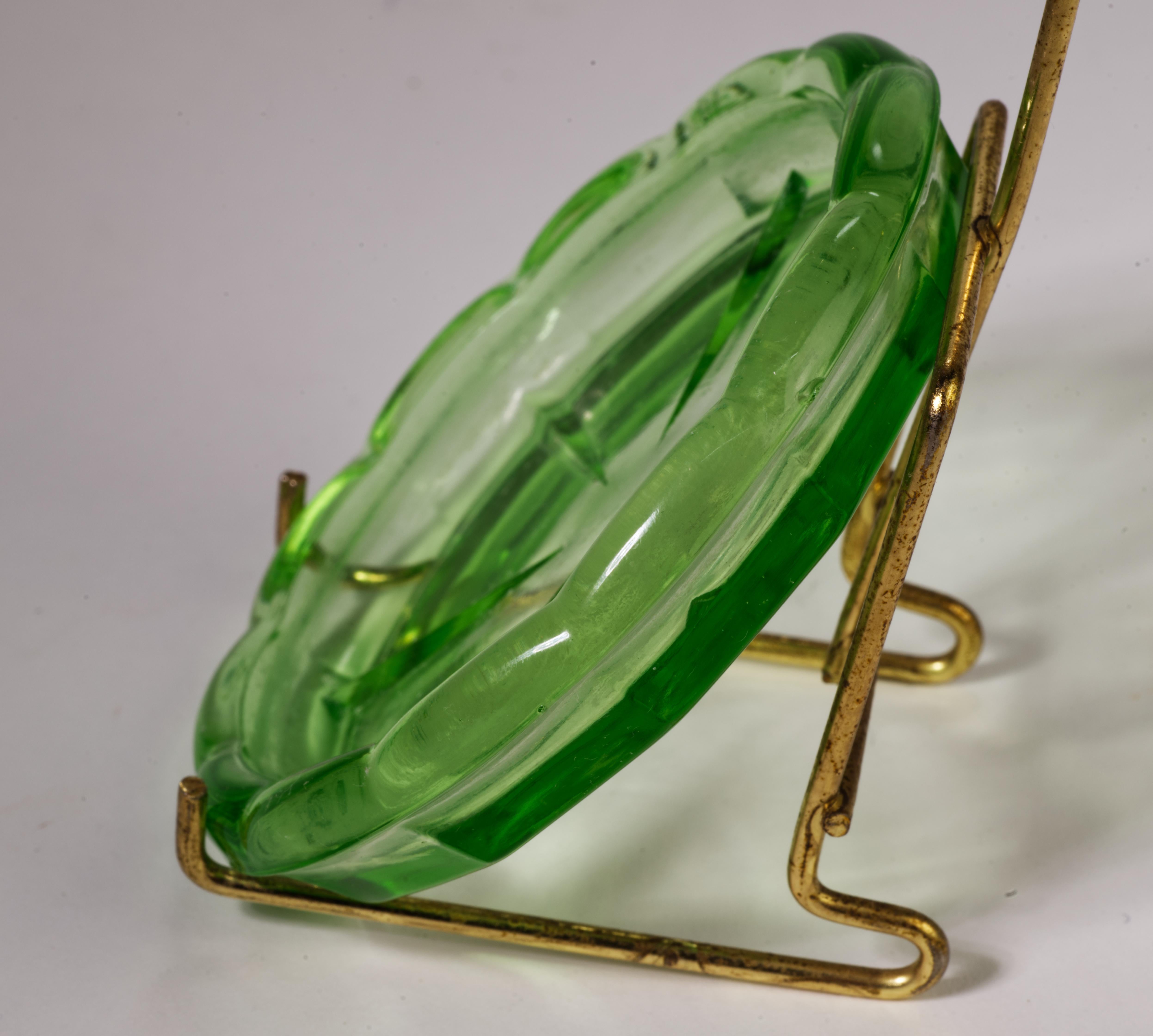 Uranium Vaseline leuchtend grüner Aschenbecher aus Depressionsglas, Vintage (20. Jahrhundert)