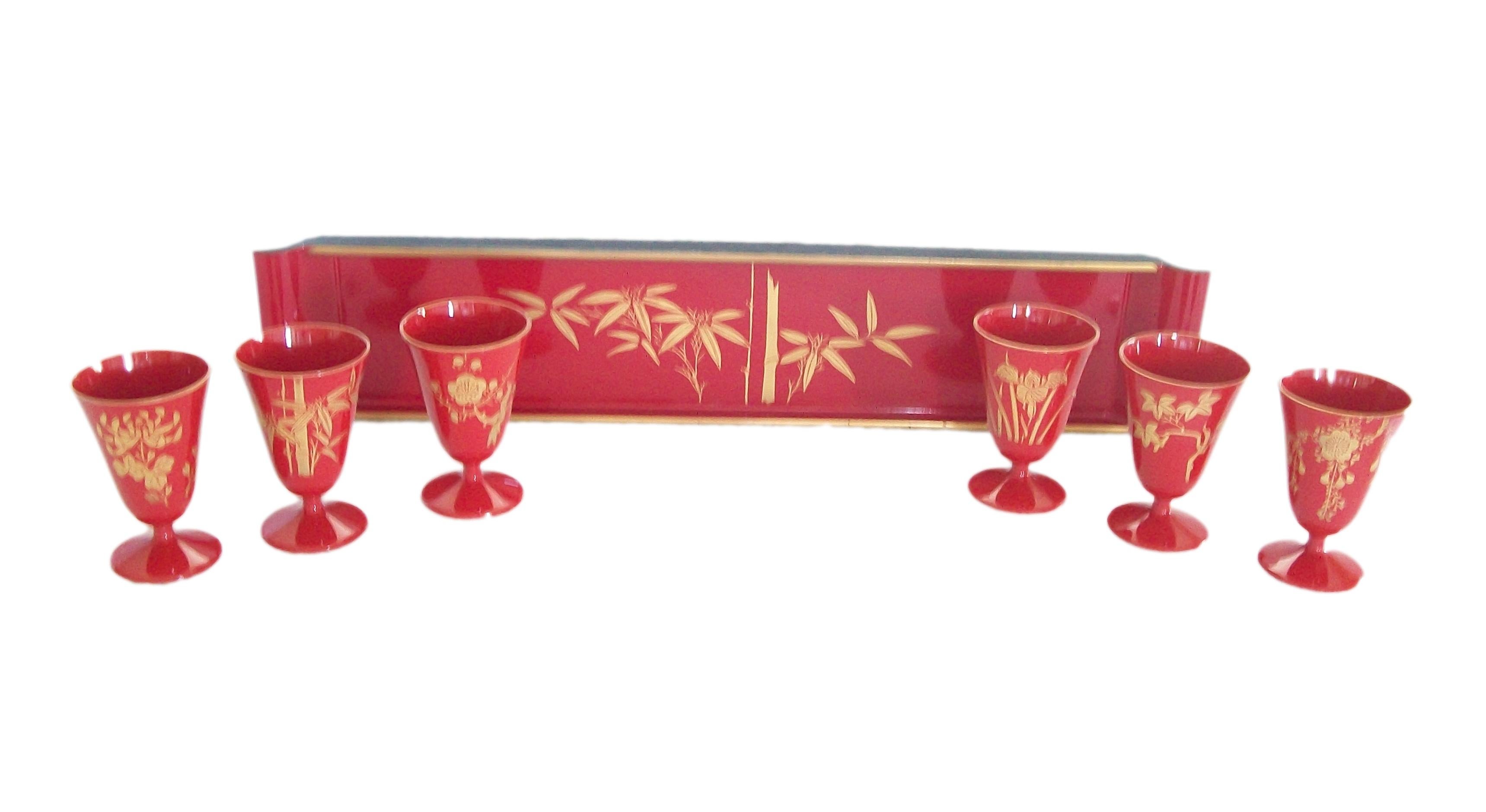 Japanese Vintage Urushi Red & Gilt Lacquer Tray & Six Cups with Box - Japan - Mid 20th C. For Sale
