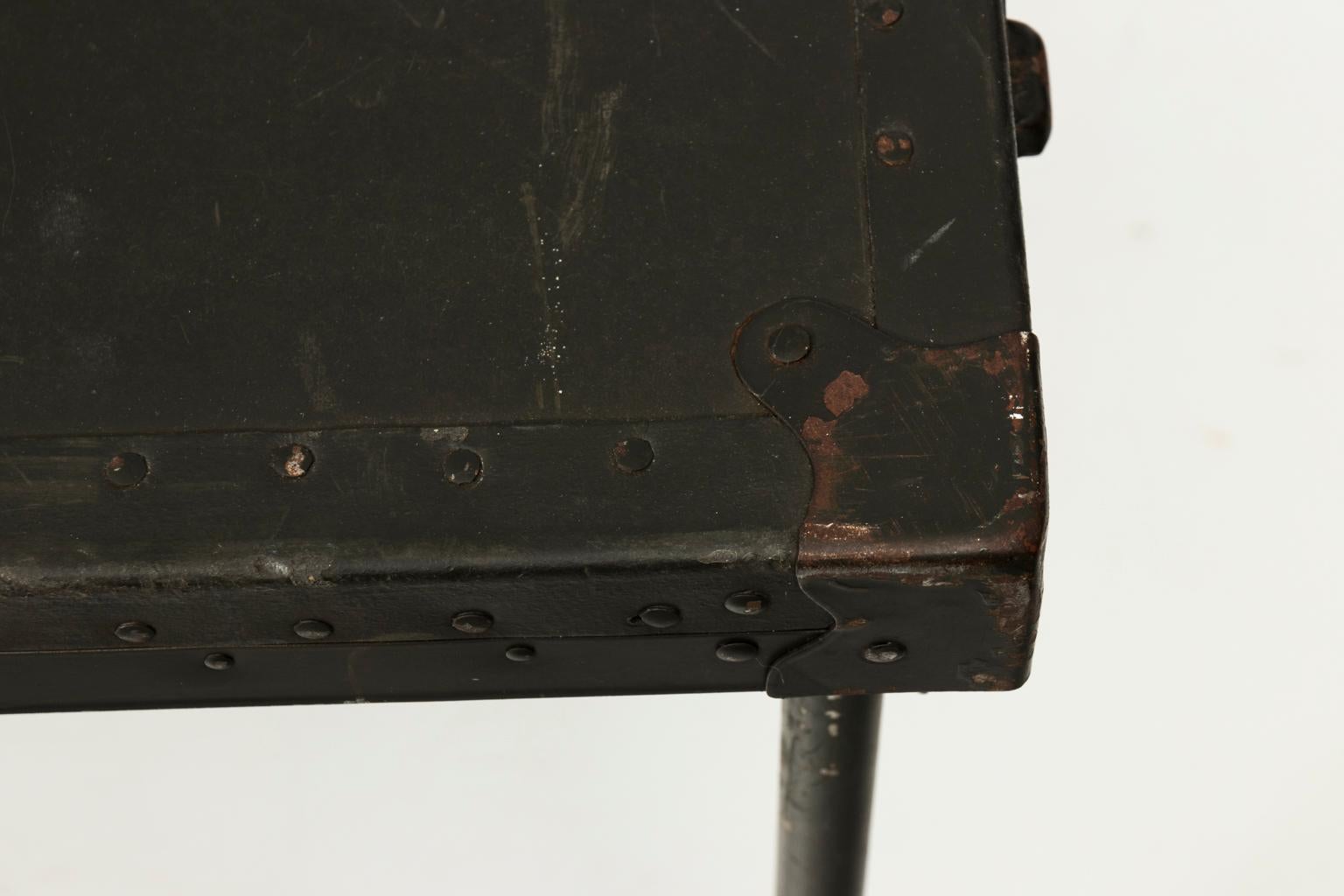 Scrivania portatile da campo dell'esercito americano vintage 11