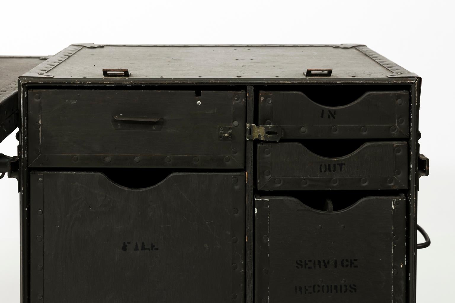 XX secolo Scrivania portatile da campo dell'esercito americano vintage