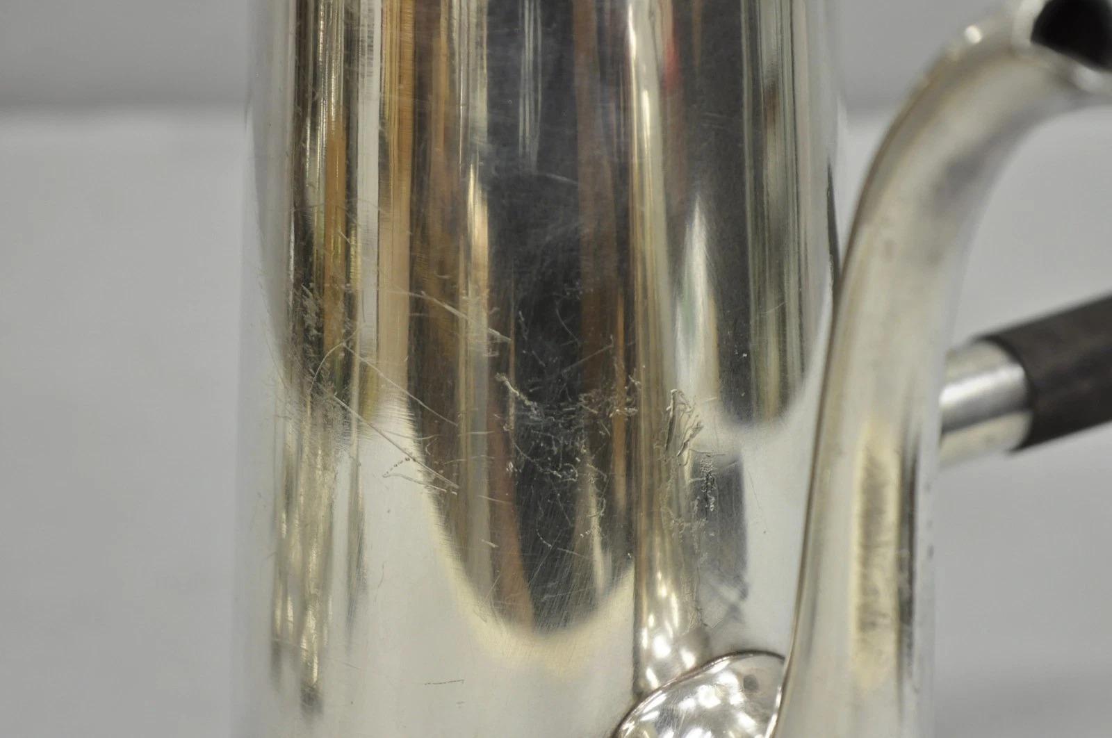 Vintage US Navy Art Deco versilbert Kaffee Tee Topf Wasserkocher w / hölzernen Griff (Versilberung) im Angebot