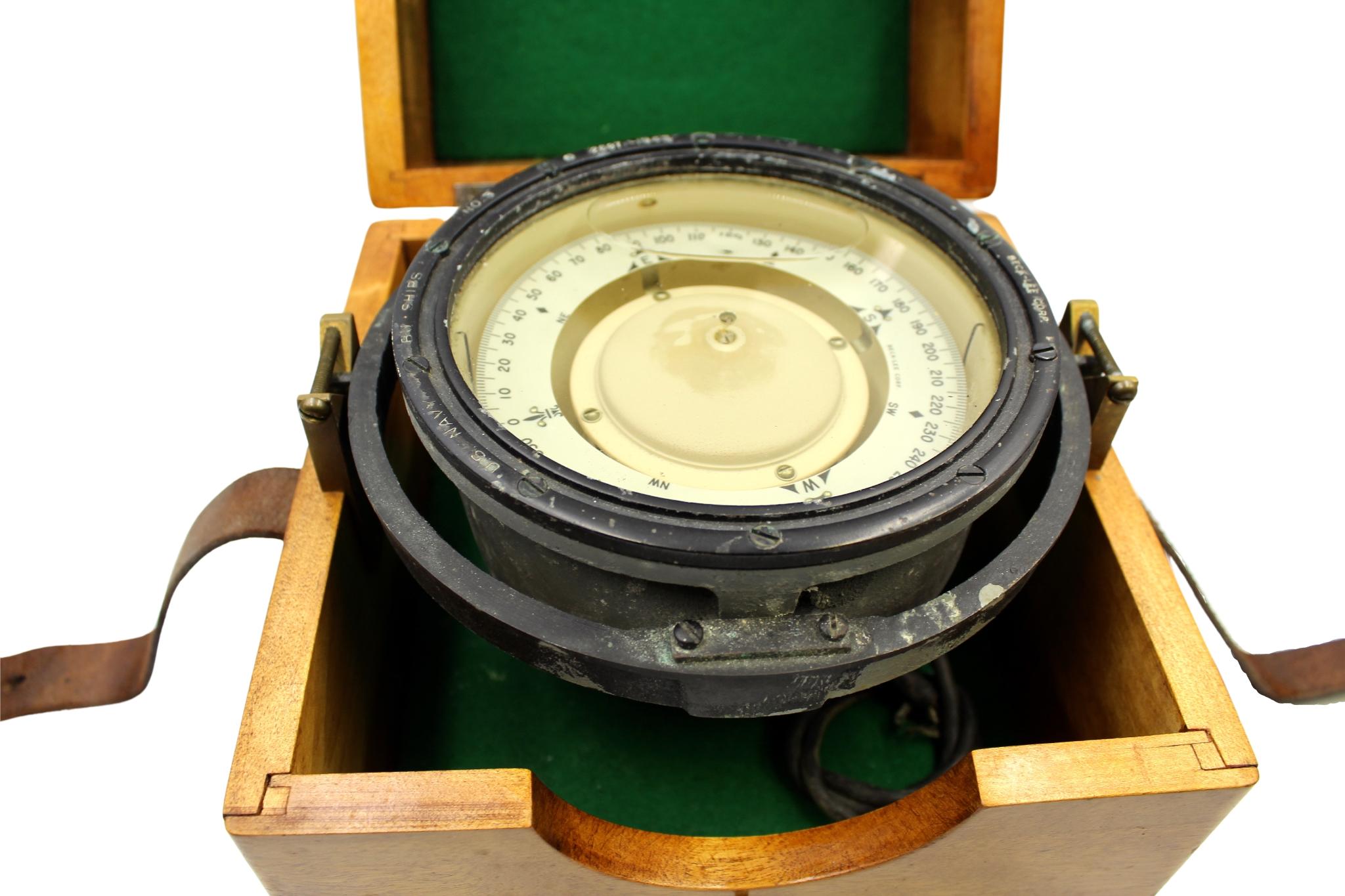Mid-Century Modern Vintage U.S. Navy Cased Gimballed Compass, Circa 1943