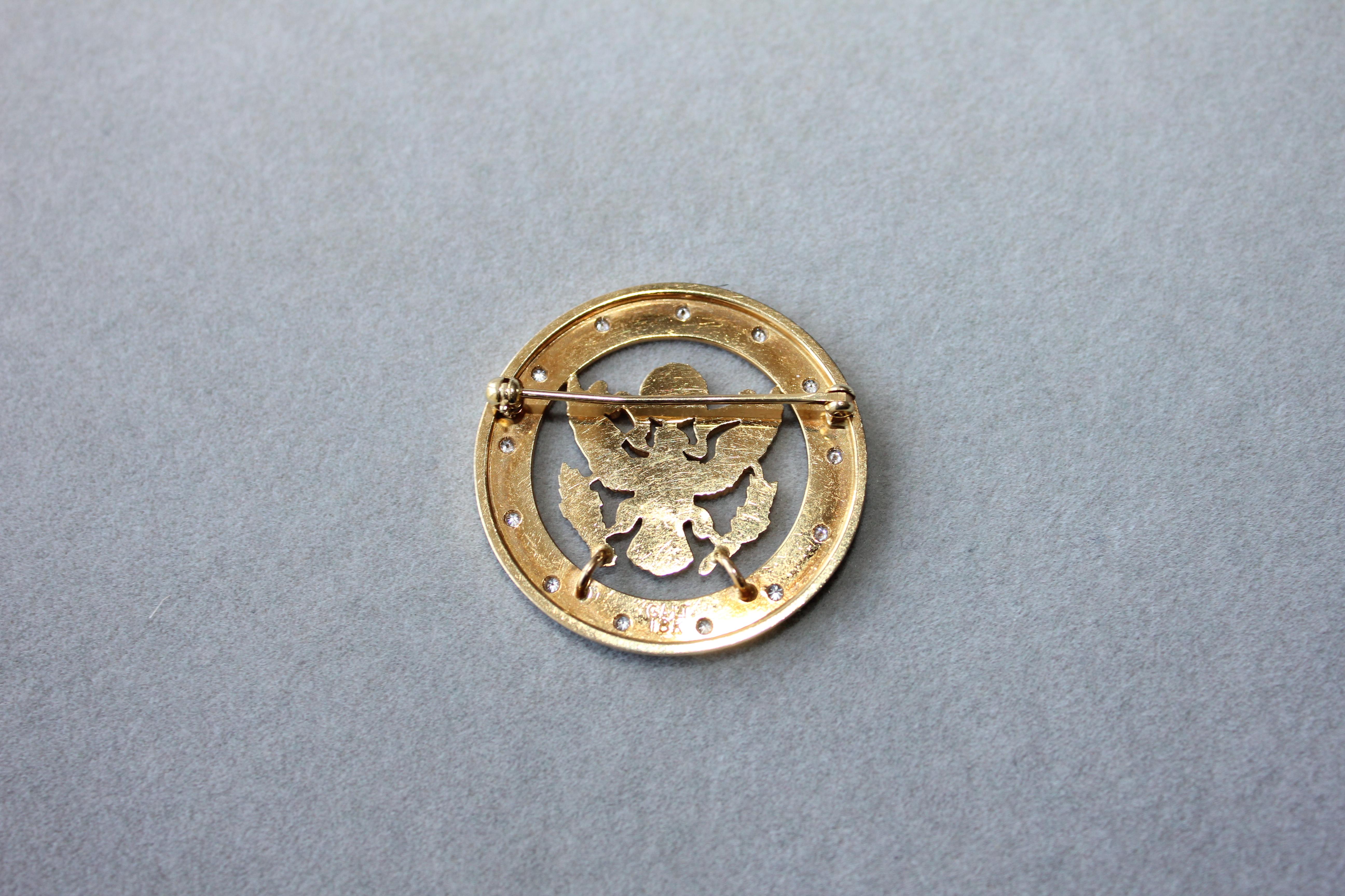 Vintage USA American Bald Eagle Stars 18 Karat Yellow Gold Brooch Clip Pin Badge In Good Condition In Oakton, VA