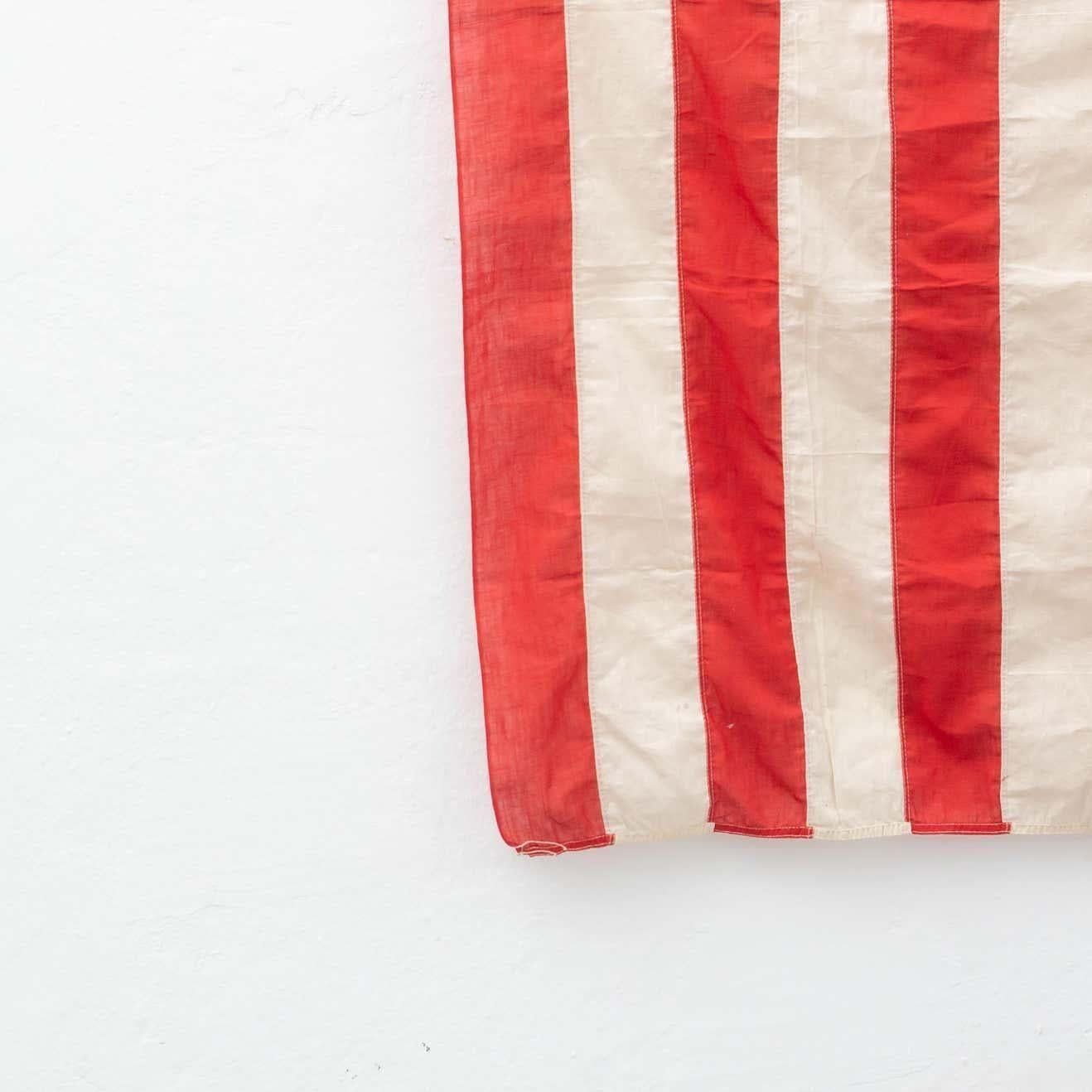 Vintage USA Flag, circa 1940 In Good Condition In Barcelona, Barcelona