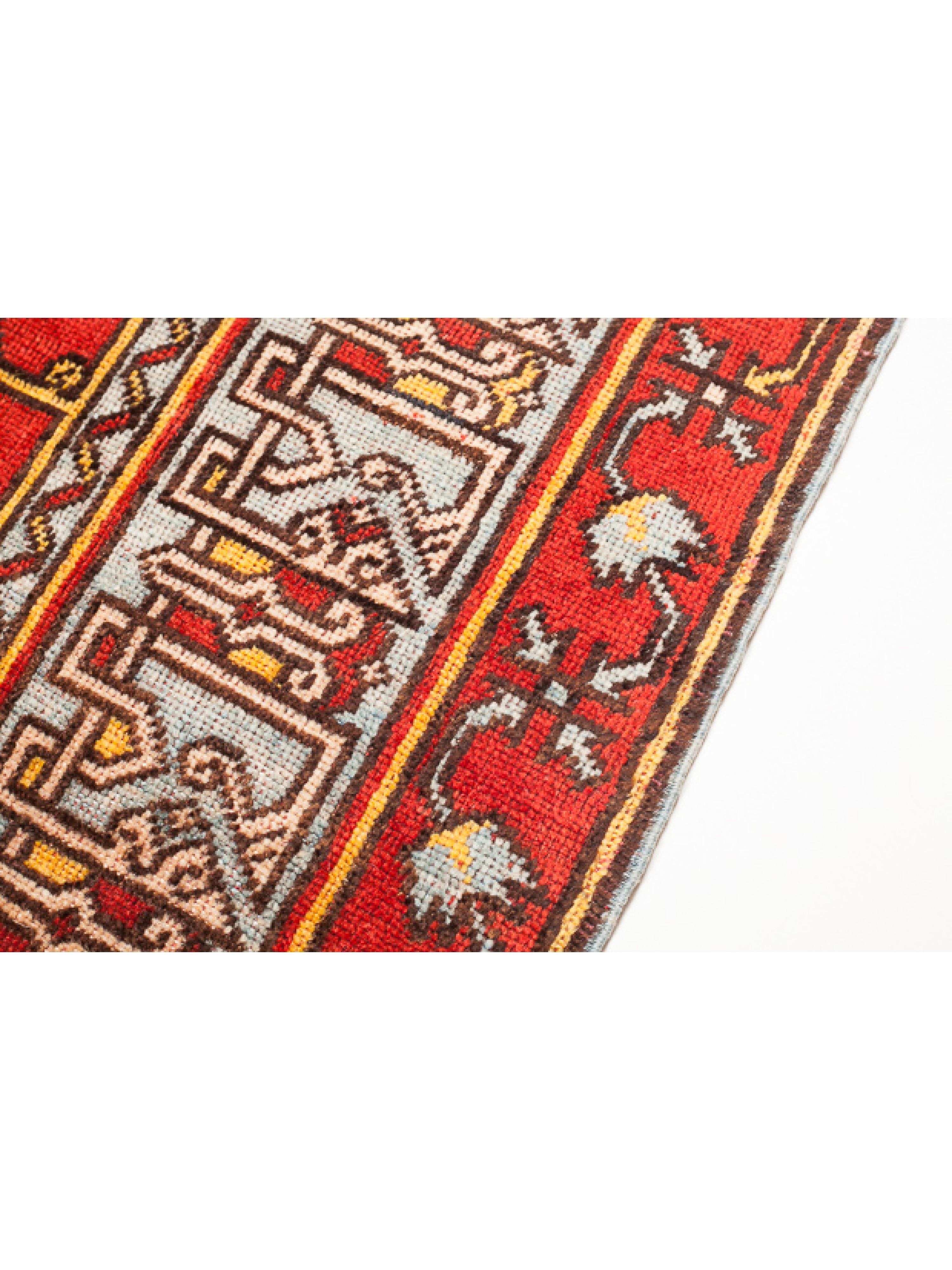 Vintage Ushak Lorenzo Lotto Carpet Oushak Turkish Revival Rug Natural Dyed In Excellent Condition For Sale In Tokyo, JP