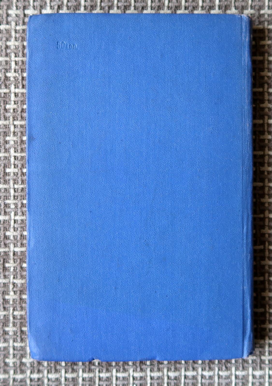 Embárcate en un viaje lingüístico por los matices de la lengua rusa con este perspicaz libro antiguo de la URSS titulado 