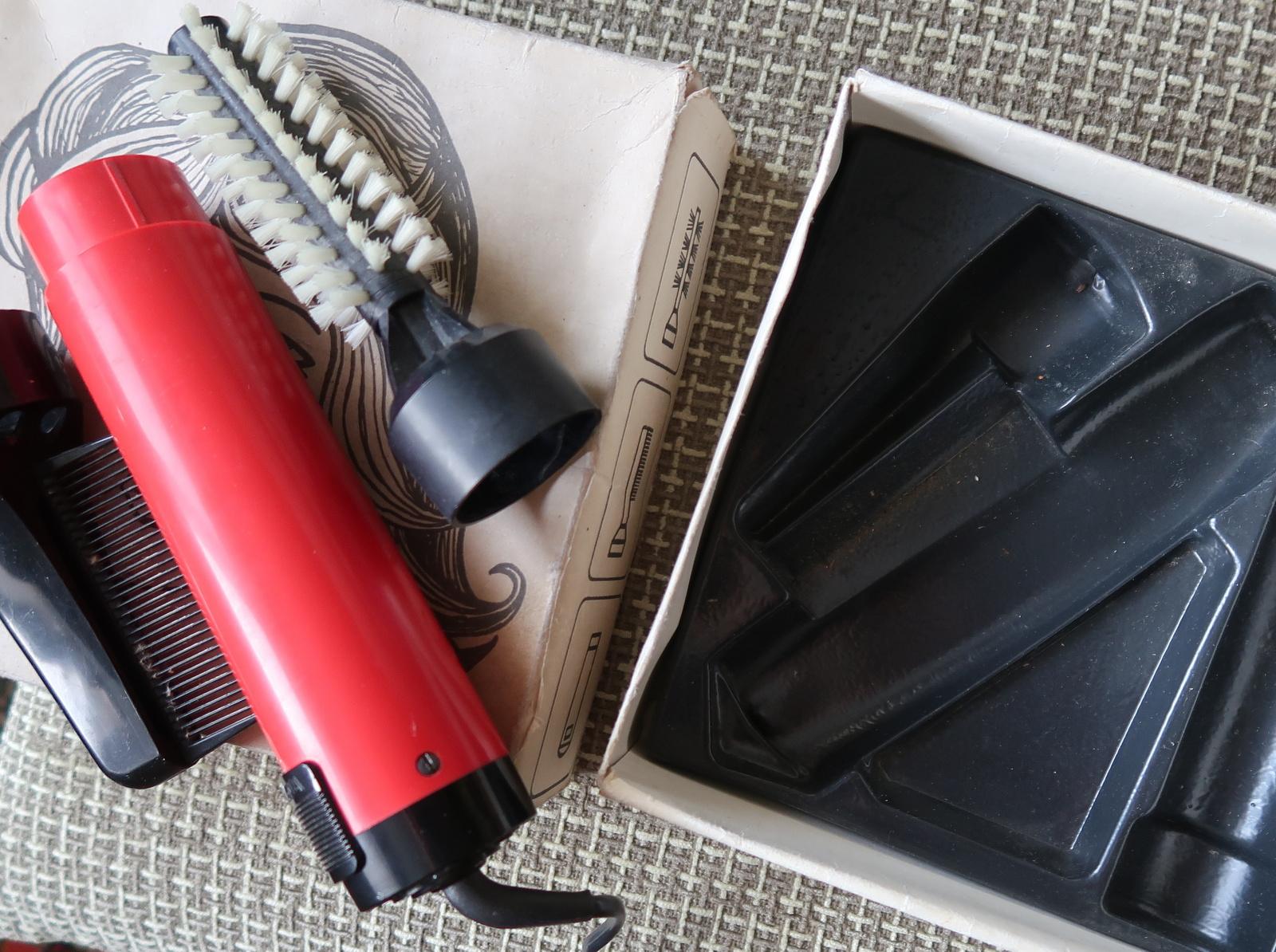 Vintage USSR Electric Hair Dryer: Retro Beauty from 1986 - Red and Black, 1J72 For Sale 2