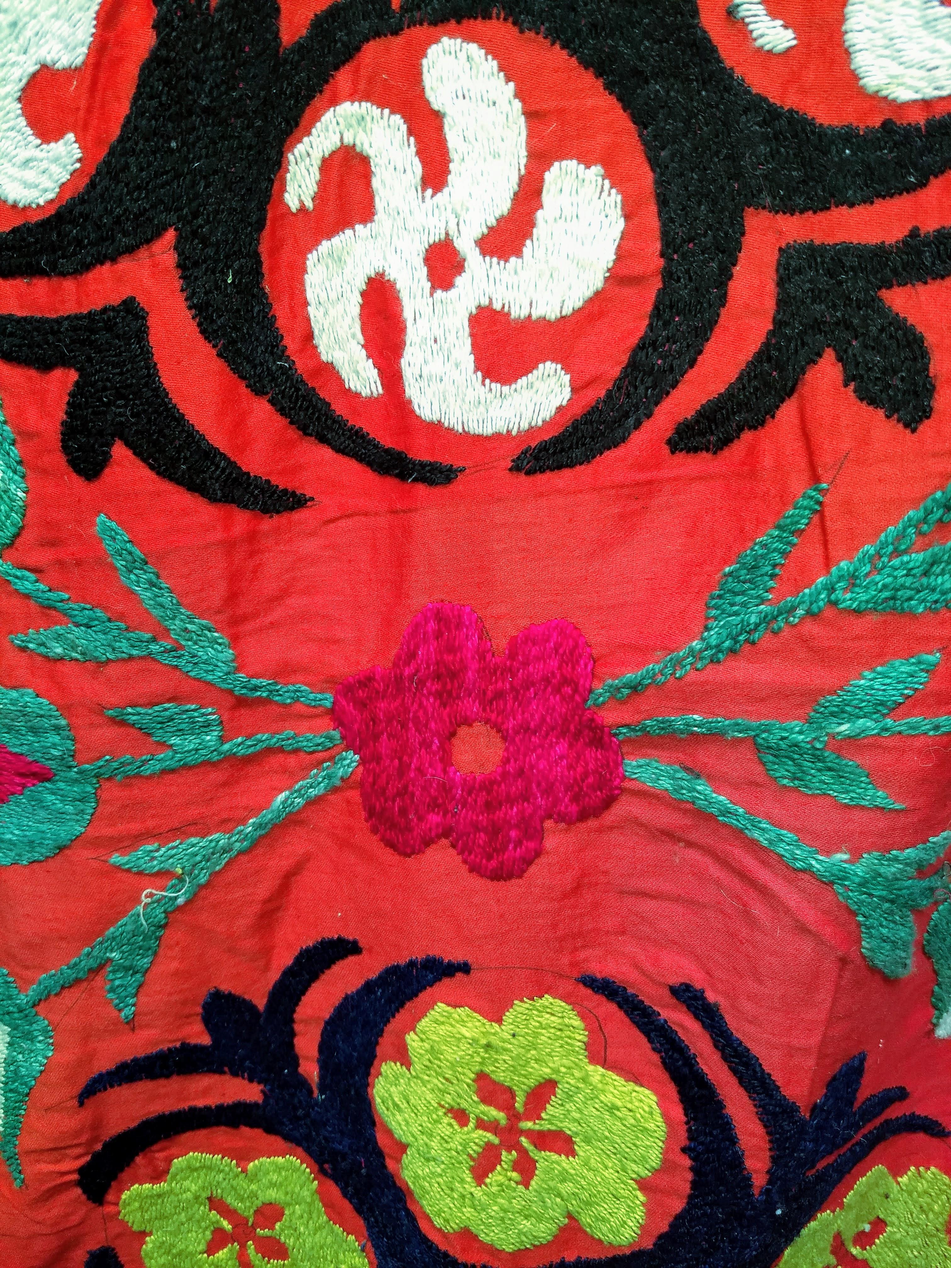 Vintage Uzbek Silk Embroidery Suzani in Red, Green, Ivory, Yellow, Blue For Sale 7