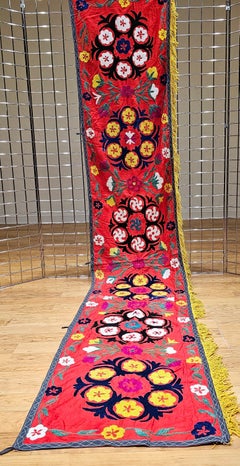 Vintage Uzbek Silk Embroidery Suzani – Red, Green, Ivory, Yellow, Blue