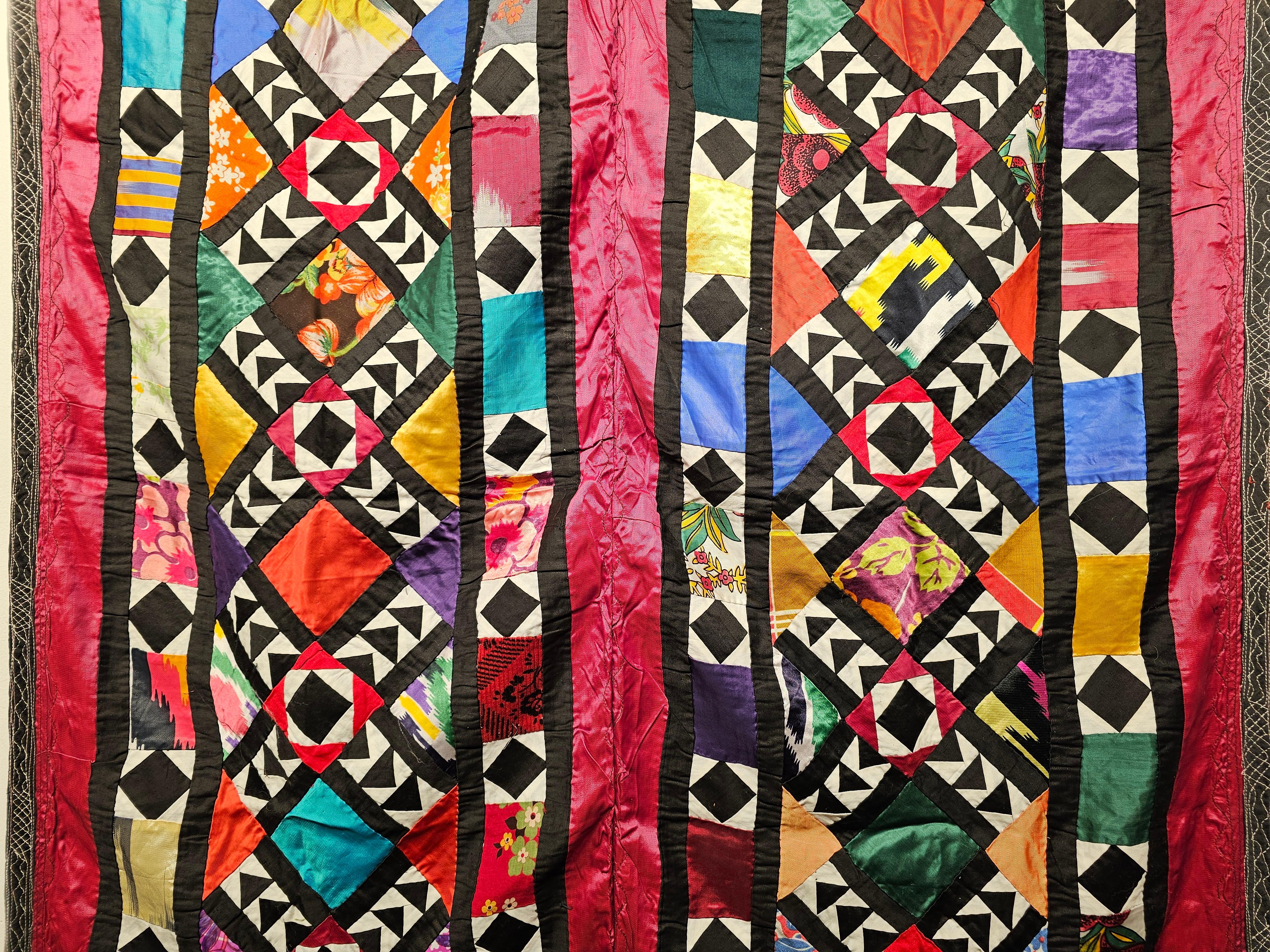 Vintage Uzbek Hand Stitch by Stitch en soie rouge, turquoise, ivoire, noir, vert Bon état - En vente à Barrington, IL