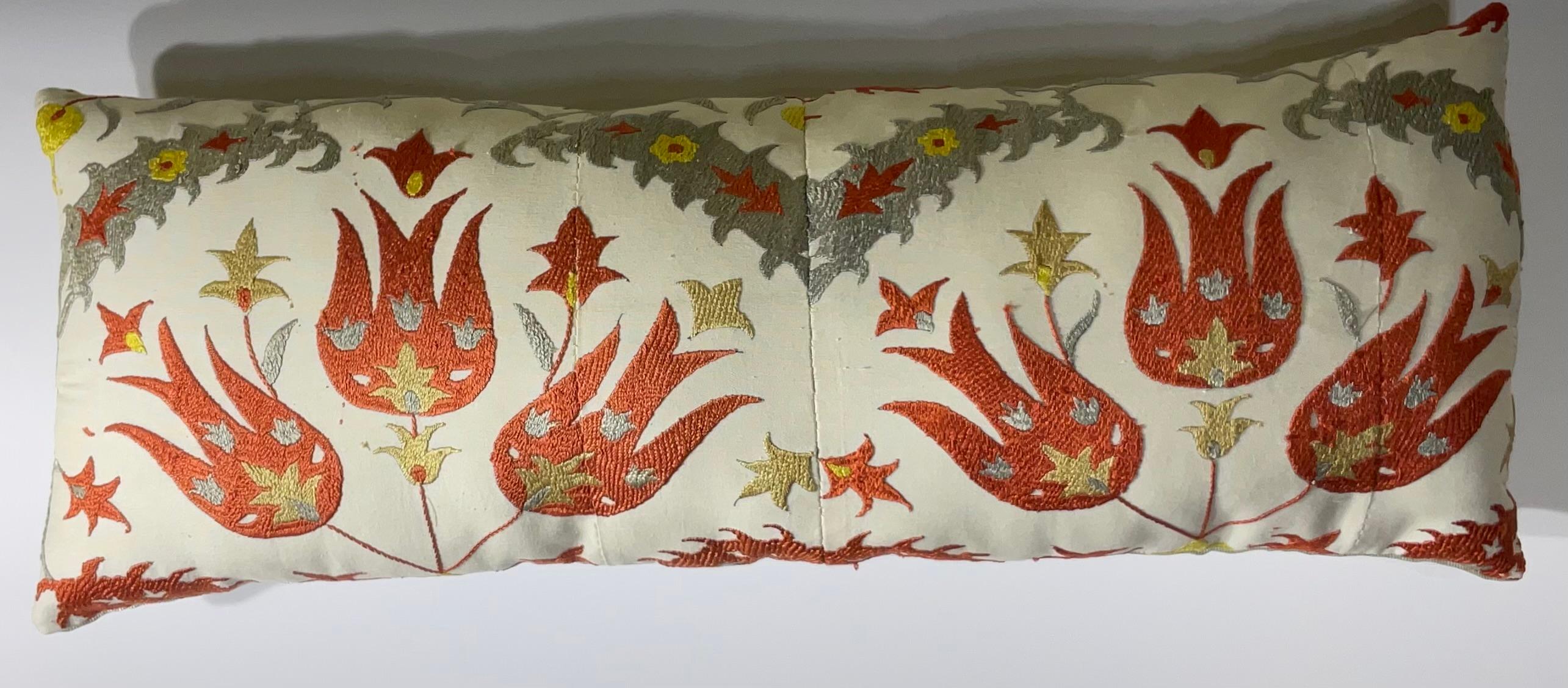 XX secolo Vintage Uzbek Suzani ricamato a mano  Cuscino in vendita