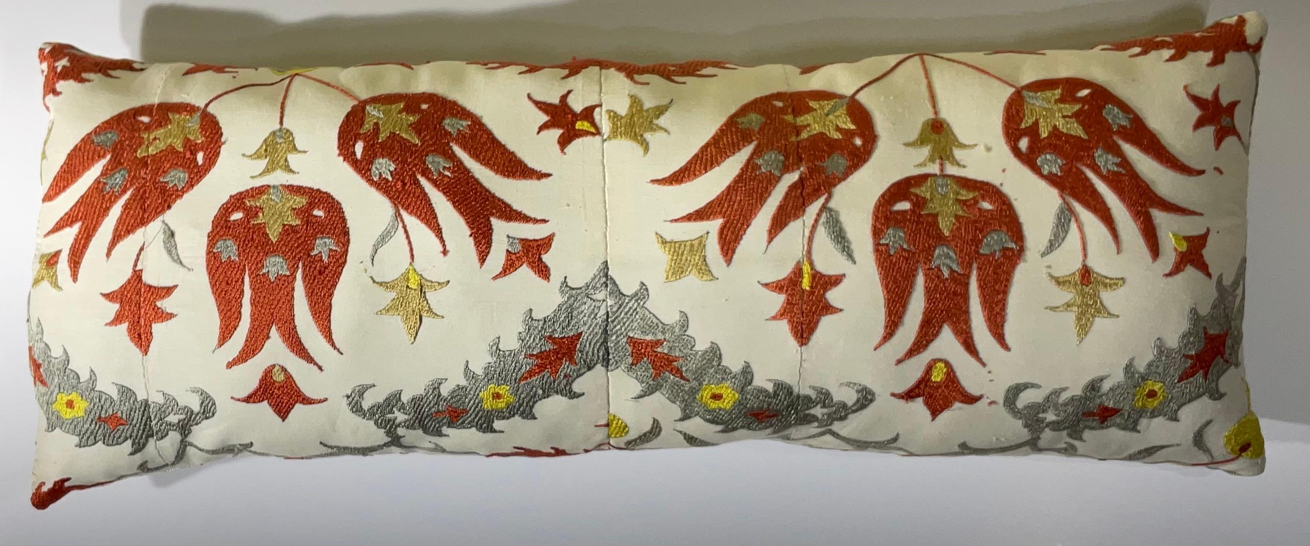 Vintage Uzbek Suzani ricamato a mano  Cuscino in vendita 2