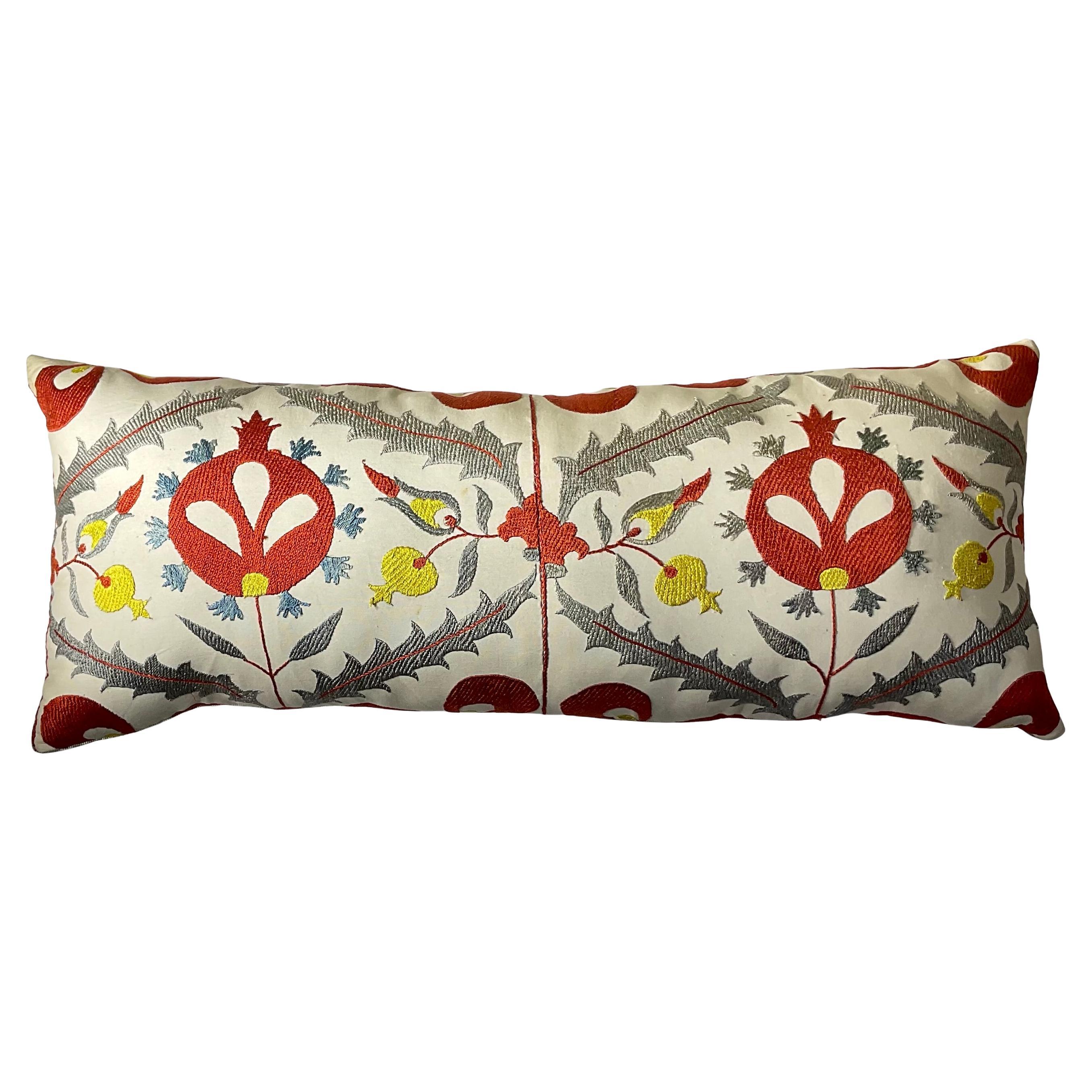 Vintage Uzbek Suzani Hand-Embroidered Pomegranate Pillow en venta