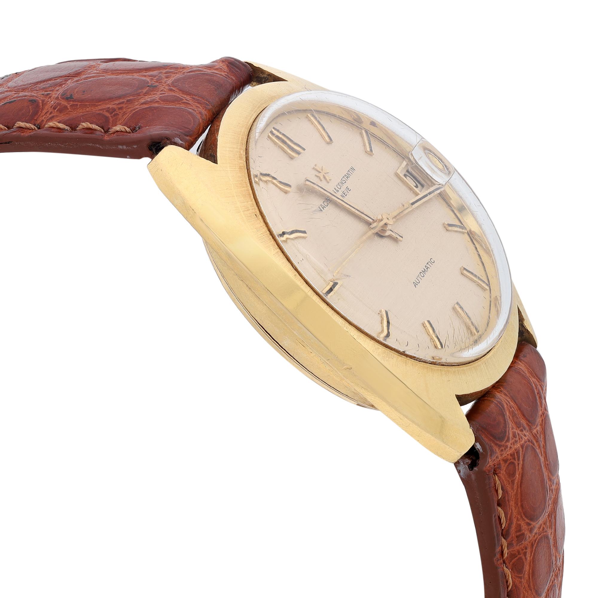 Vintage Vacheron Constaintin 18k Gold Champagne Dial Automatic Watch 7397 In Good Condition In New York, NY