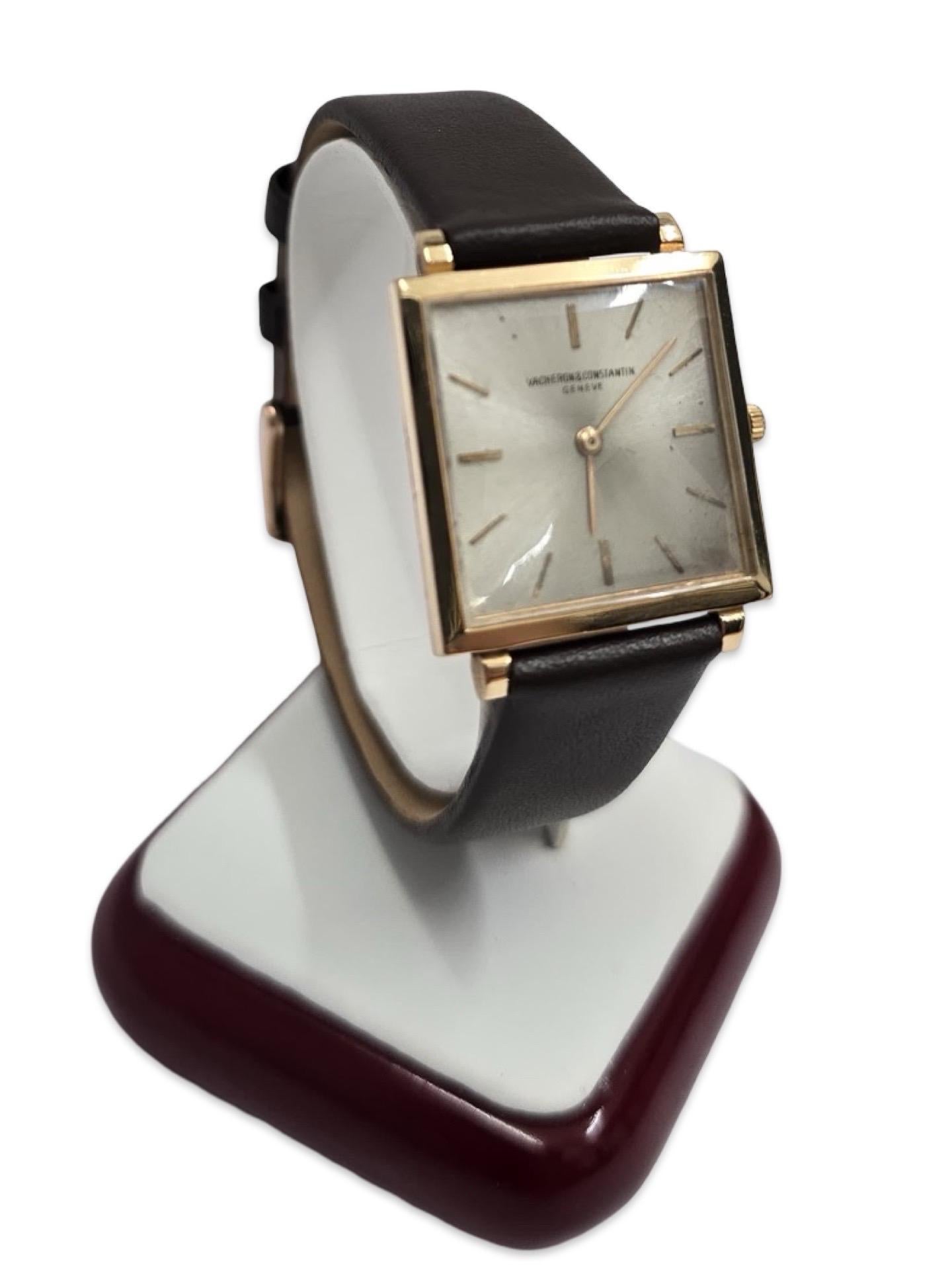 Vintage Vacheron & Constantin 18K Gold Manual Watch Ref. 6290 In Good Condition For Sale In Miami, FL