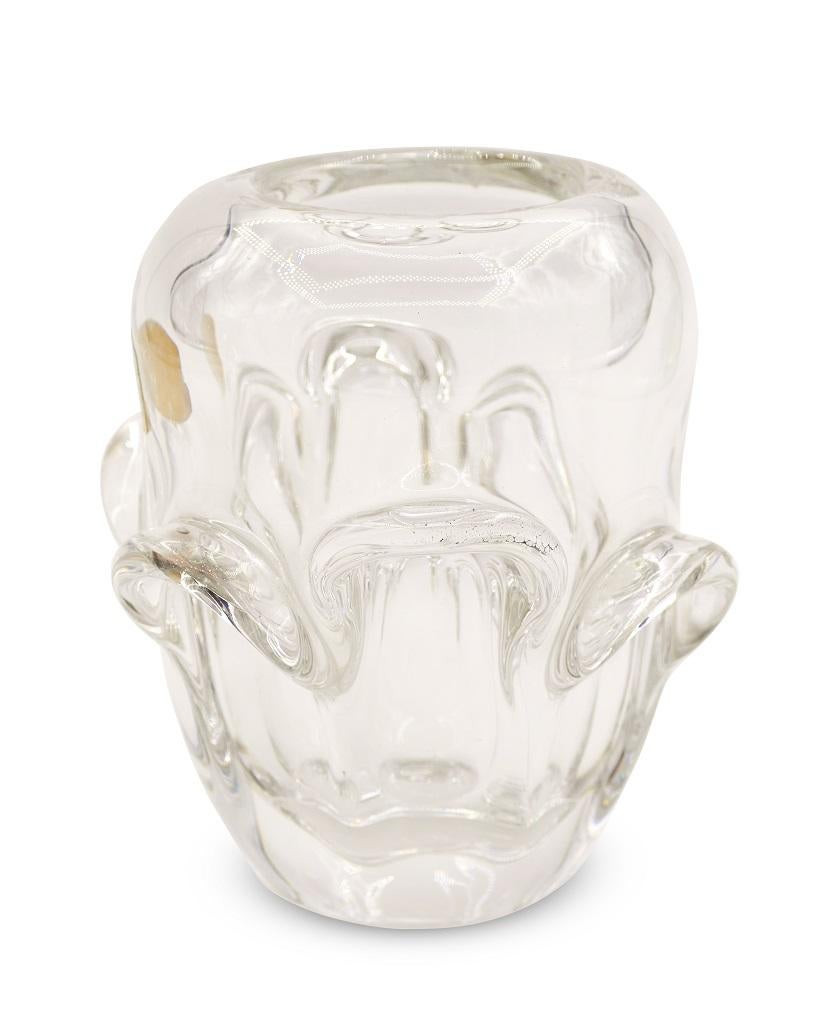 Diese Vintage-Vase von Val-Saint-Lambert ist eine originelle dekorative Vase aus Pressglas aus den 1970er Jahren.

Hergestellt in Belgien. Markiert Val-Saint-Lambert.

Schöne transparente Glasvase in ausgezeichnetem Zustand erhalten.

Das Werk