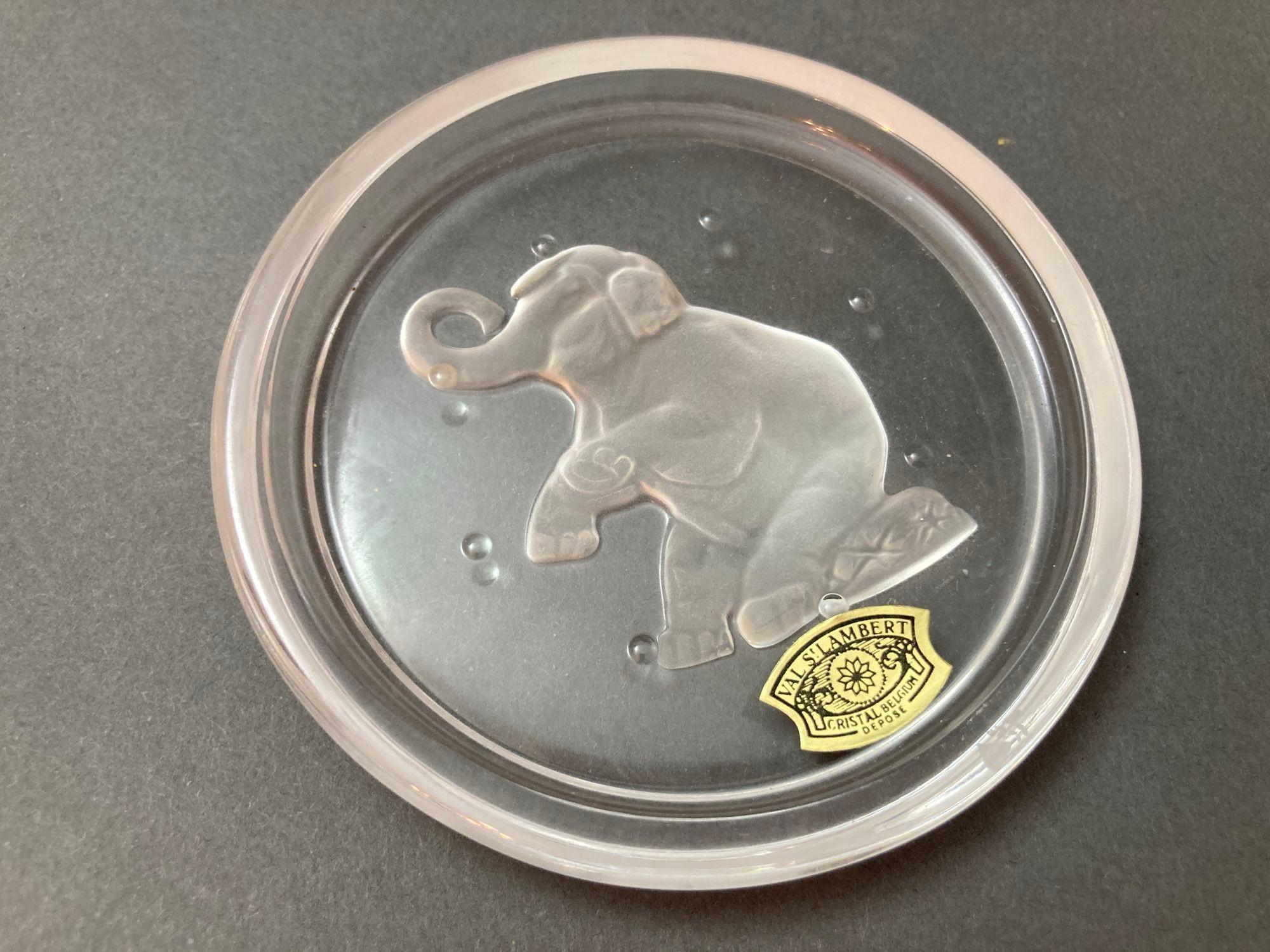 Postmoderno Sottobicchieri di cristallo vintage Val St Lambert Set di 5 animali del circo Belgio in vendita