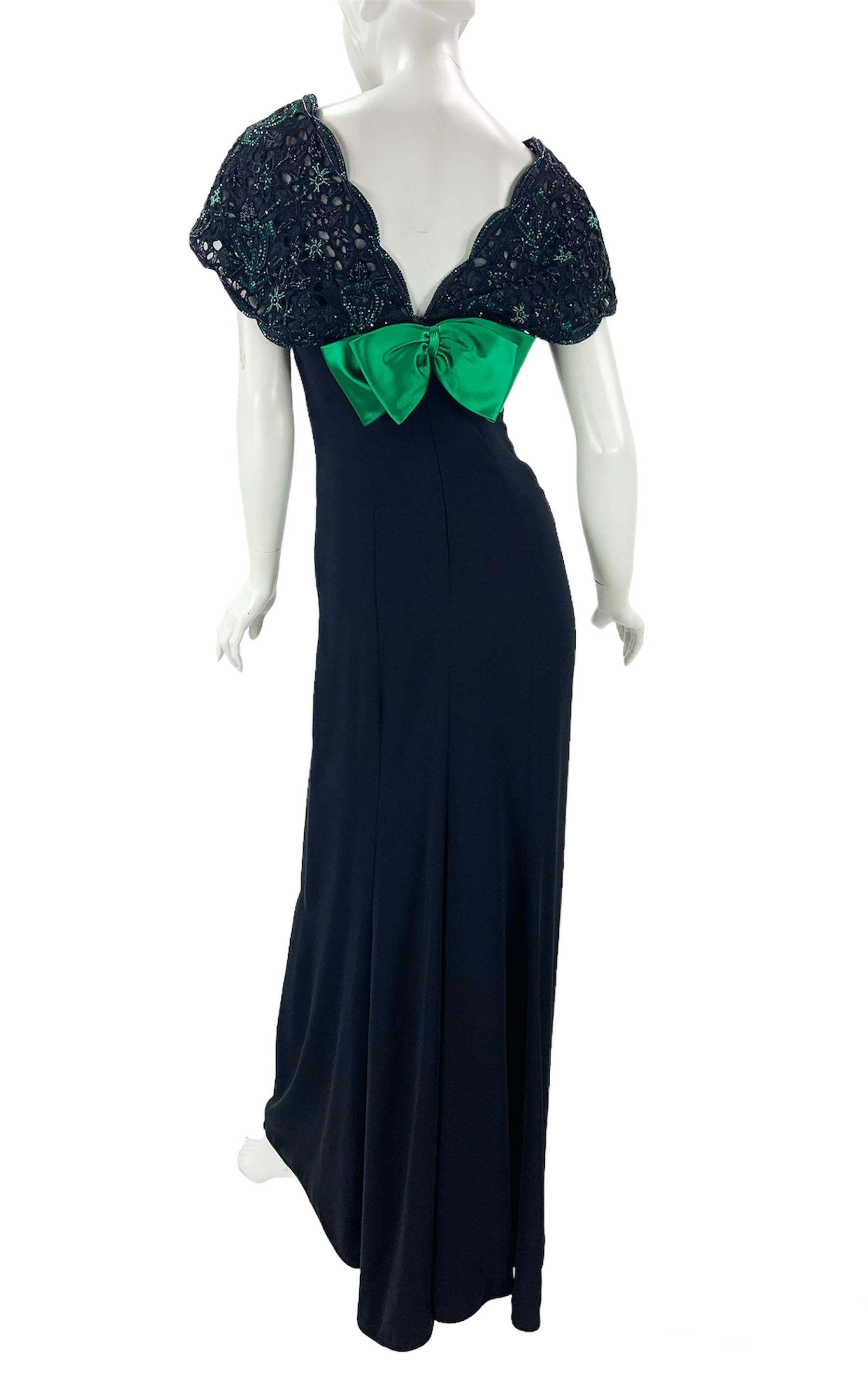 Vintage Valentino Black Silk Embellished Lace Green Bow Dress Gown US 8 In Excellent Condition For Sale In Montgomery, TX