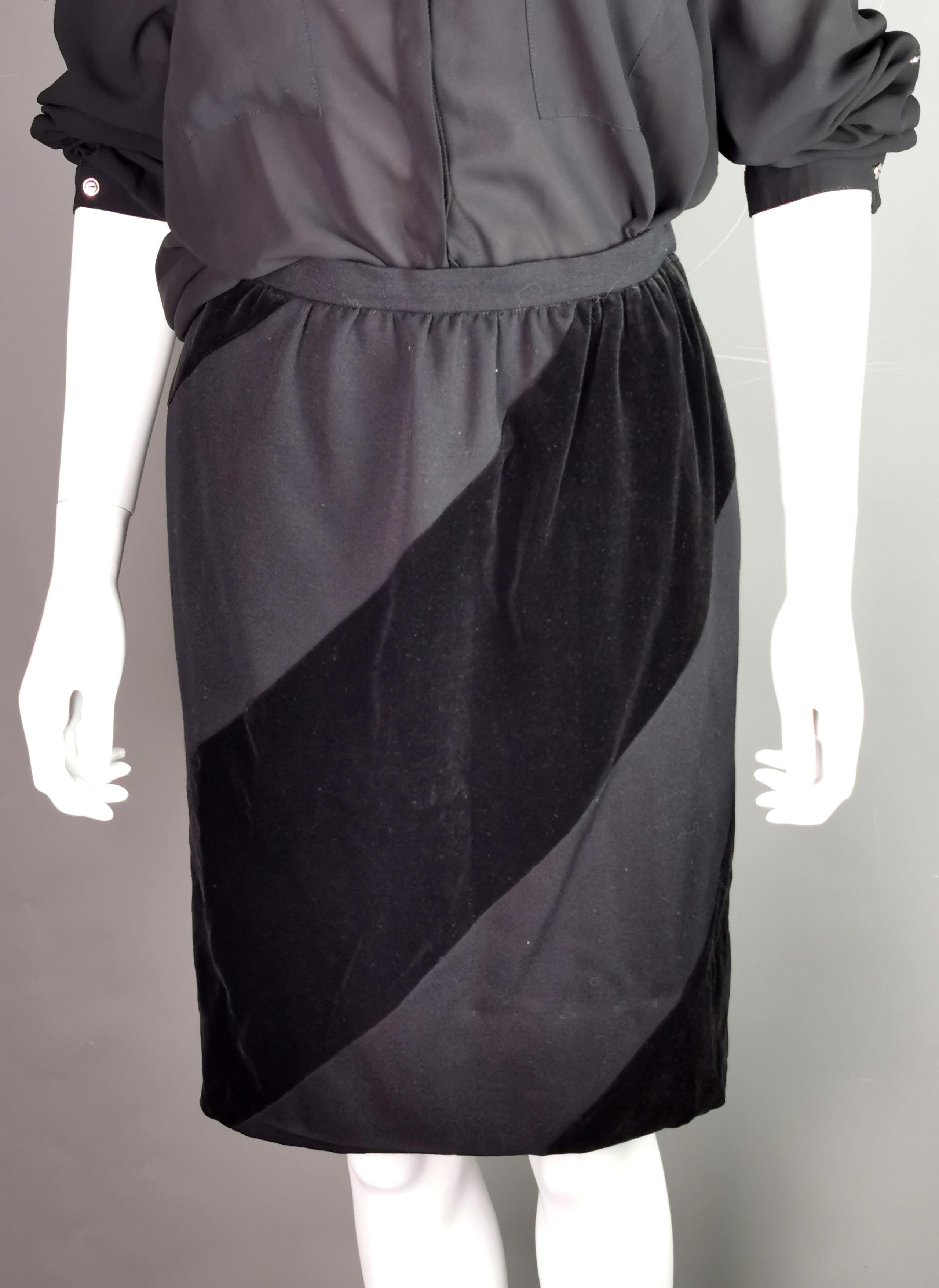 Vintage Valentino black velvet and wool skirt  For Sale 1