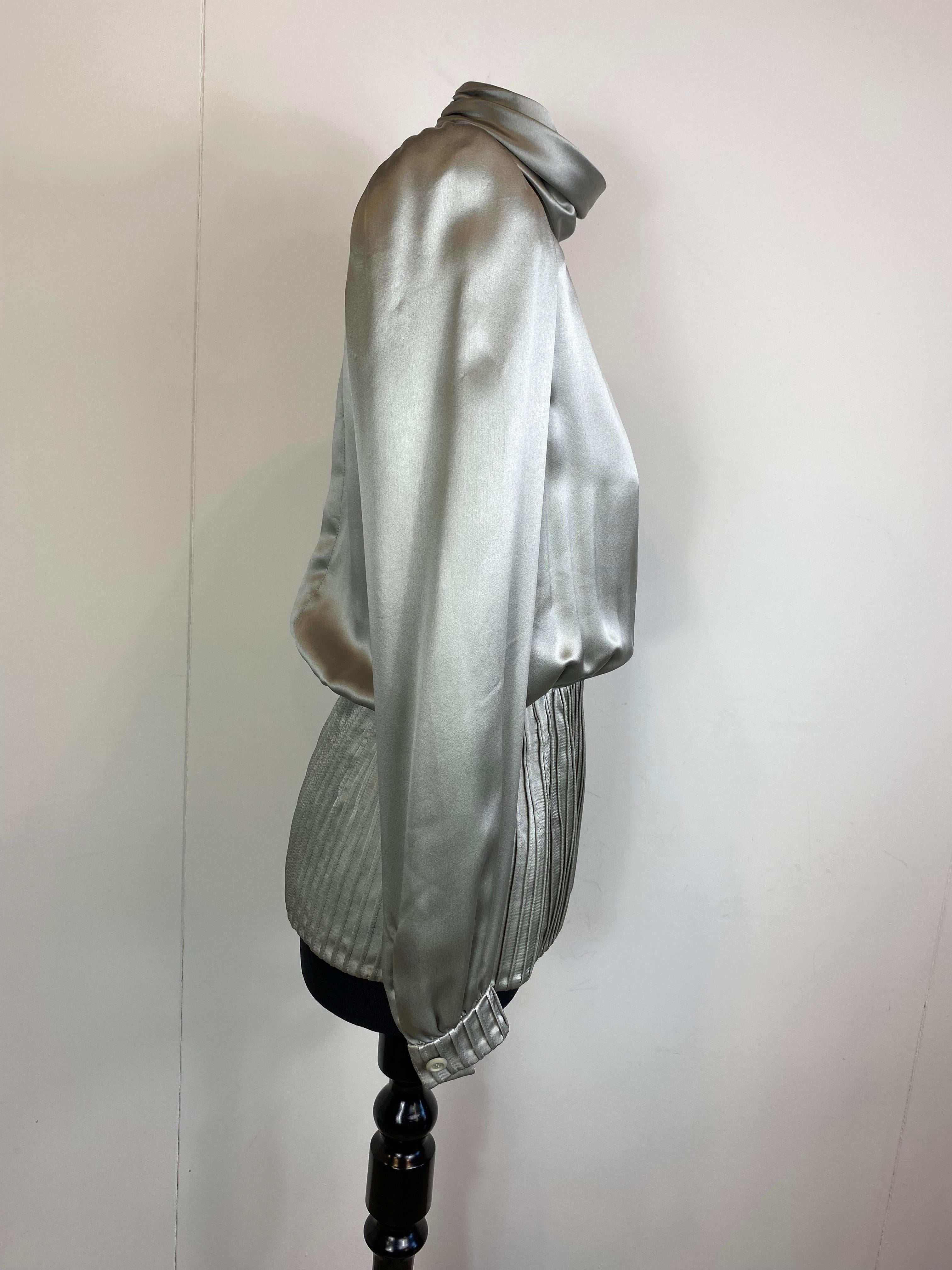 Vintage Valentino blouse. In Excellent Condition In Carnate, IT