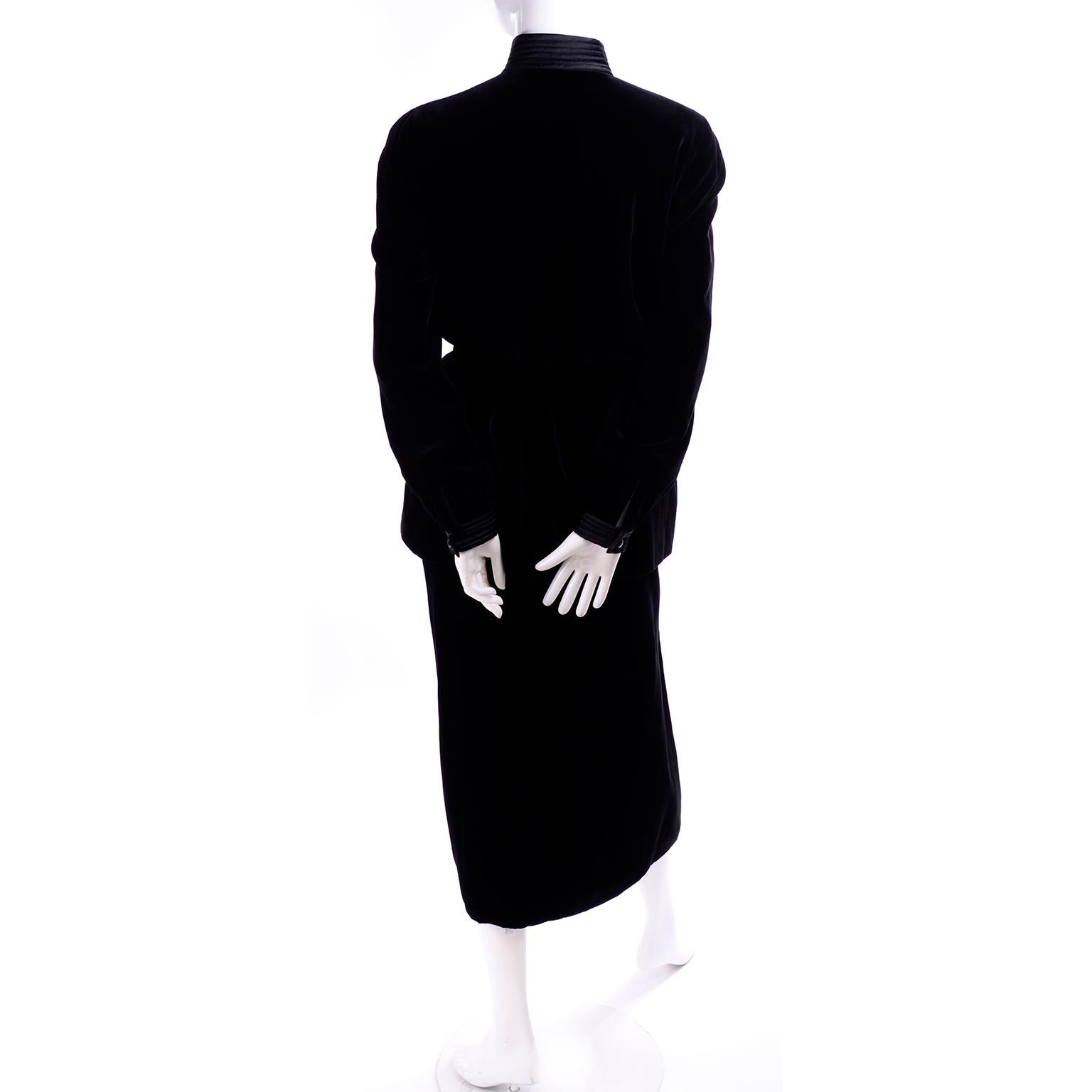 Vintage Valentino Boutique Black Velvet Skirt Suit With Satin Trim Size 6 For Sale 3