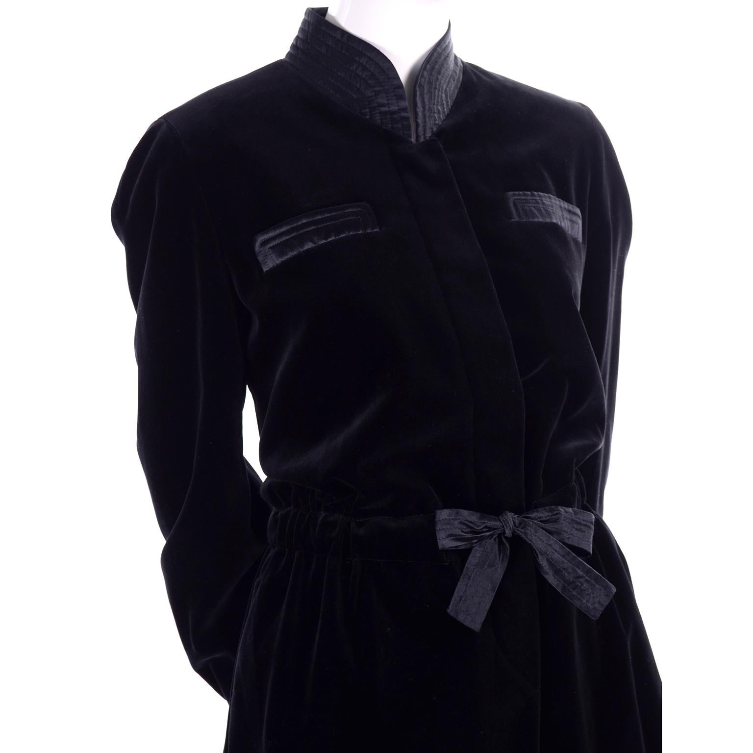 Vintage Valentino Boutique Black Velvet Skirt Suit With Satin Trim Size 6 For Sale 1