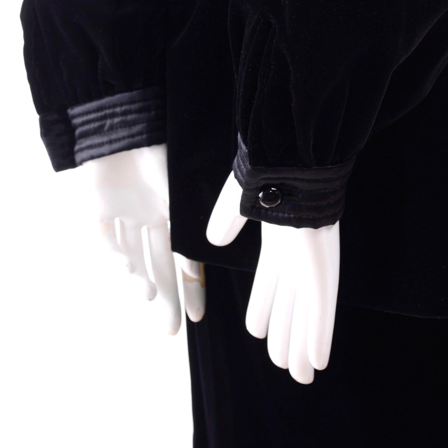 Vintage Valentino Boutique Black Velvet Skirt Suit With Satin Trim Size 6 For Sale 2
