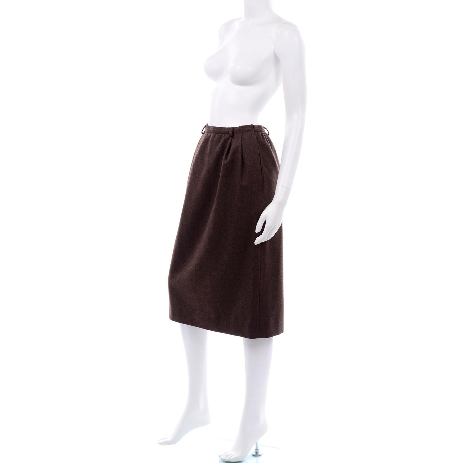 Noir Valentino Boutique - Jupe en laine marron avec poches, vintage en vente