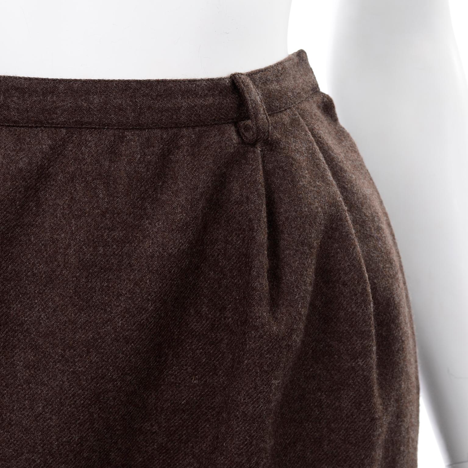 Valentino Boutique - Jupe en laine marron avec poches, vintage en vente 1