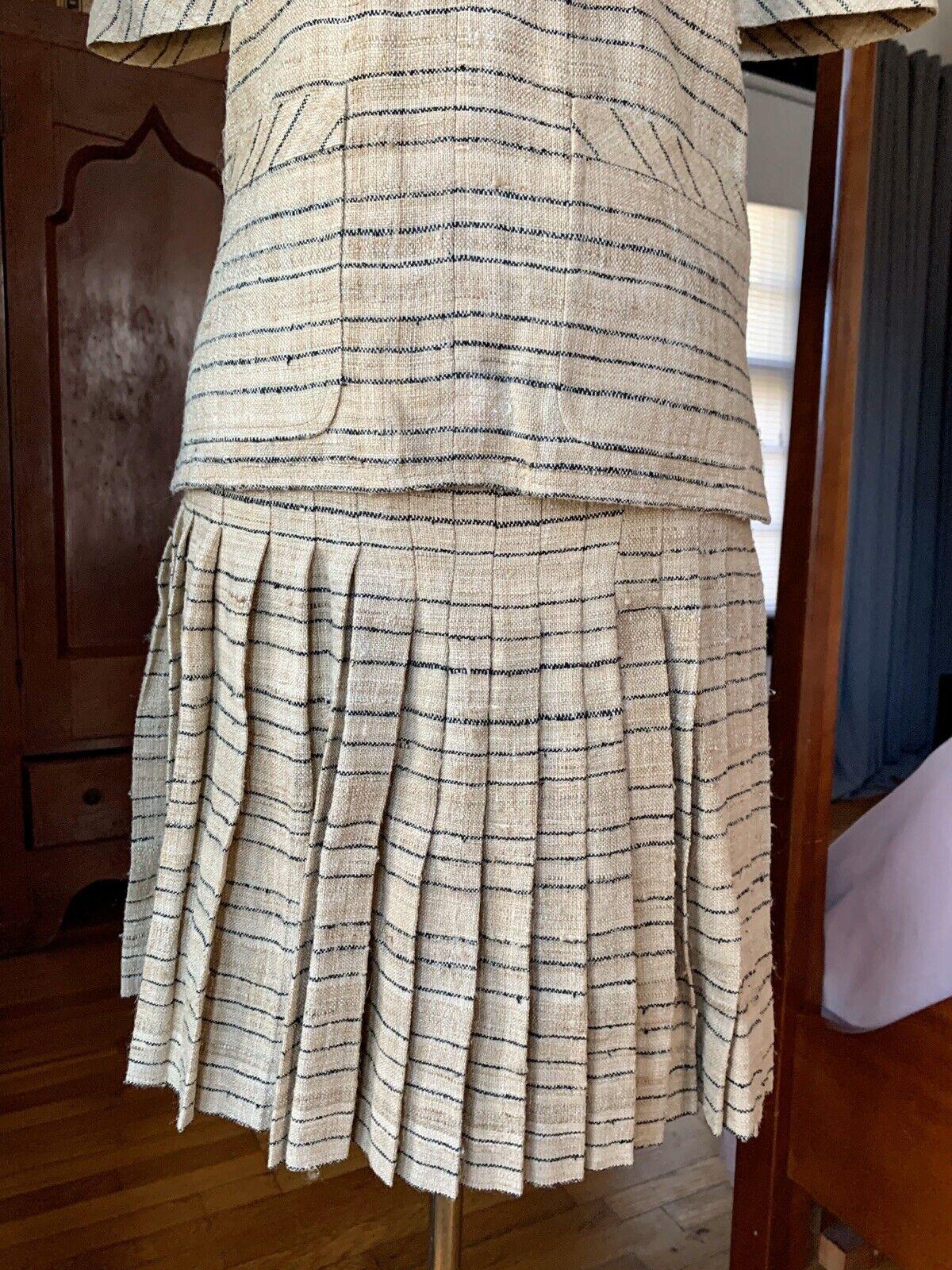 Vintage VALENTINO Boutique Couture Two Piece Ensemble Skirt Top 8 For Sale 3