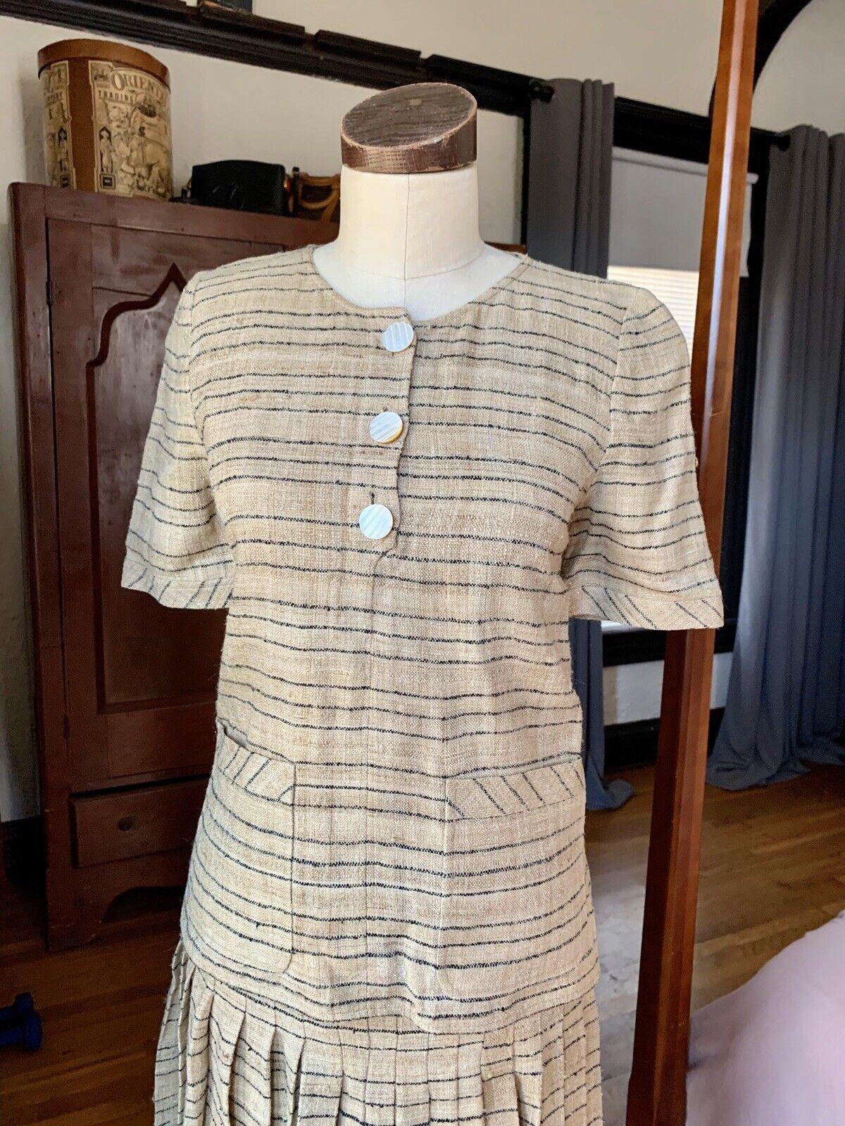 Vintage VALENTINO Boutique Couture Two Piece Ensemble Skirt Top 8 For Sale 4