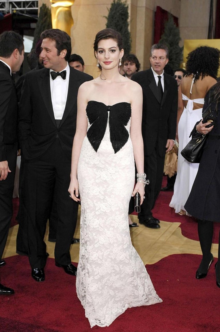 Vintage Valentino Bow Embellished Lace Dress as seen at 2007 Oscars For Sale at 1stDibs
