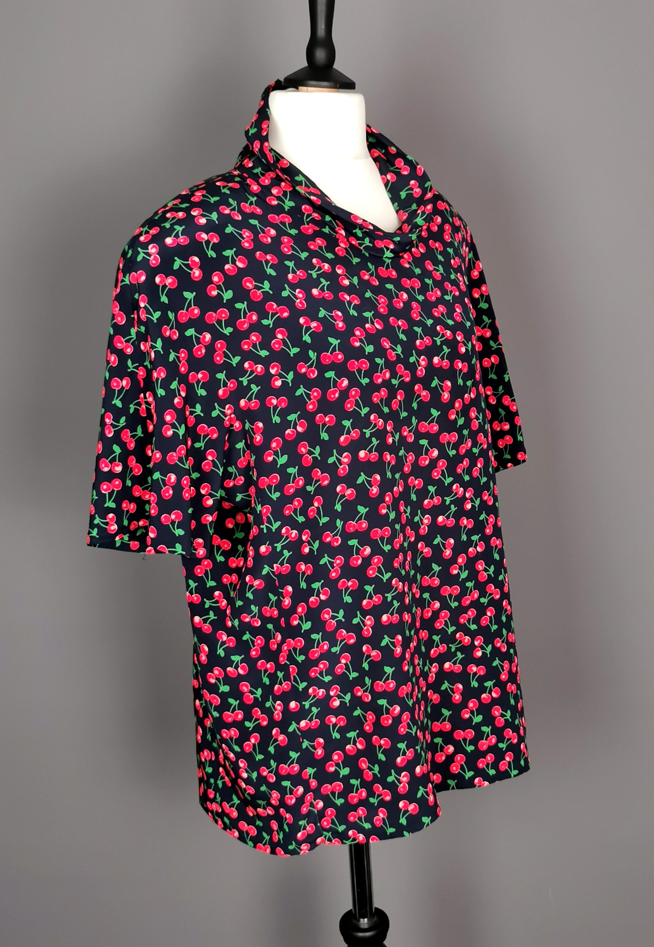 Vintage Valentino cherry print Silk blouse 3