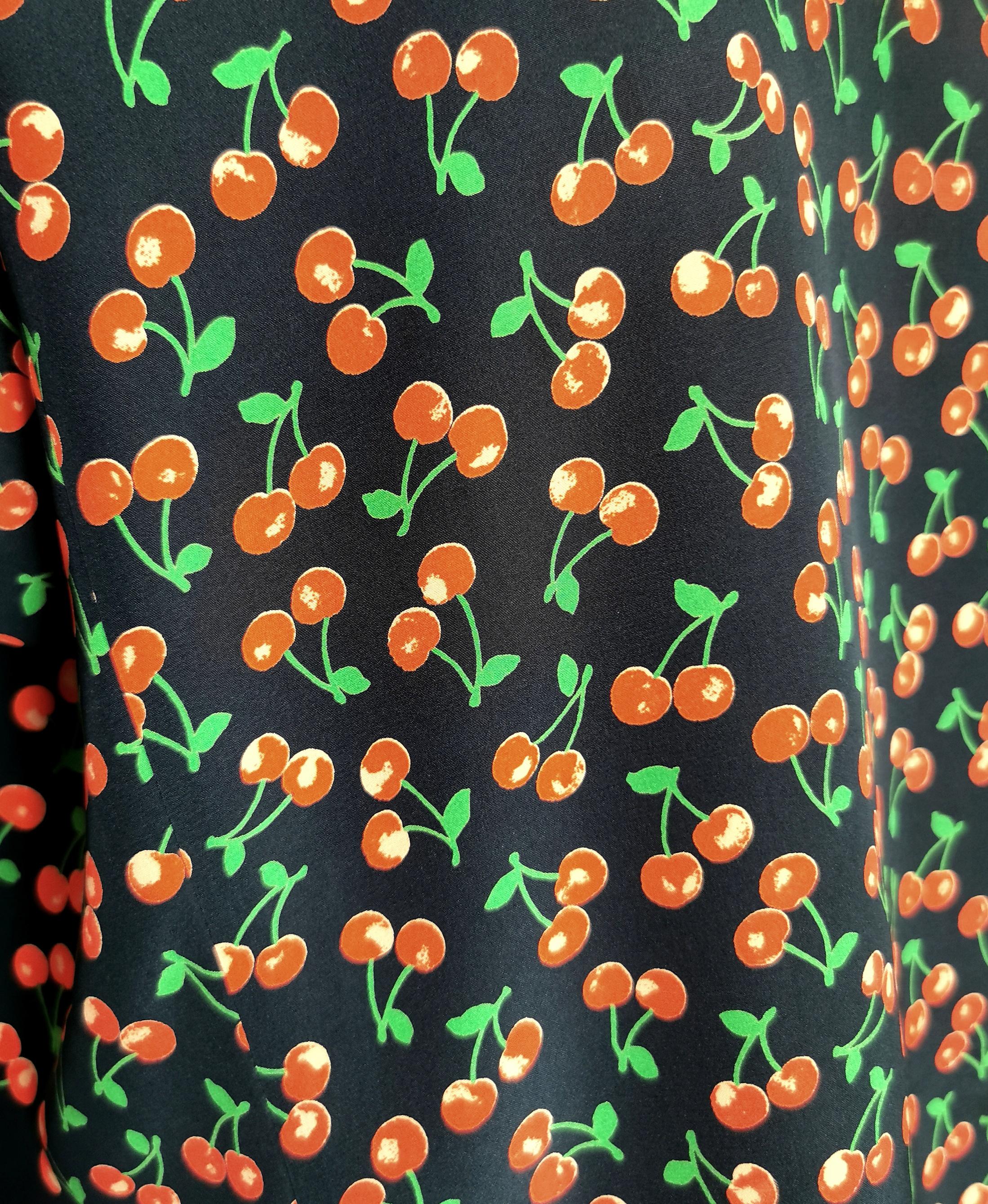 Vintage Valentino cherry print Silk blouse 4