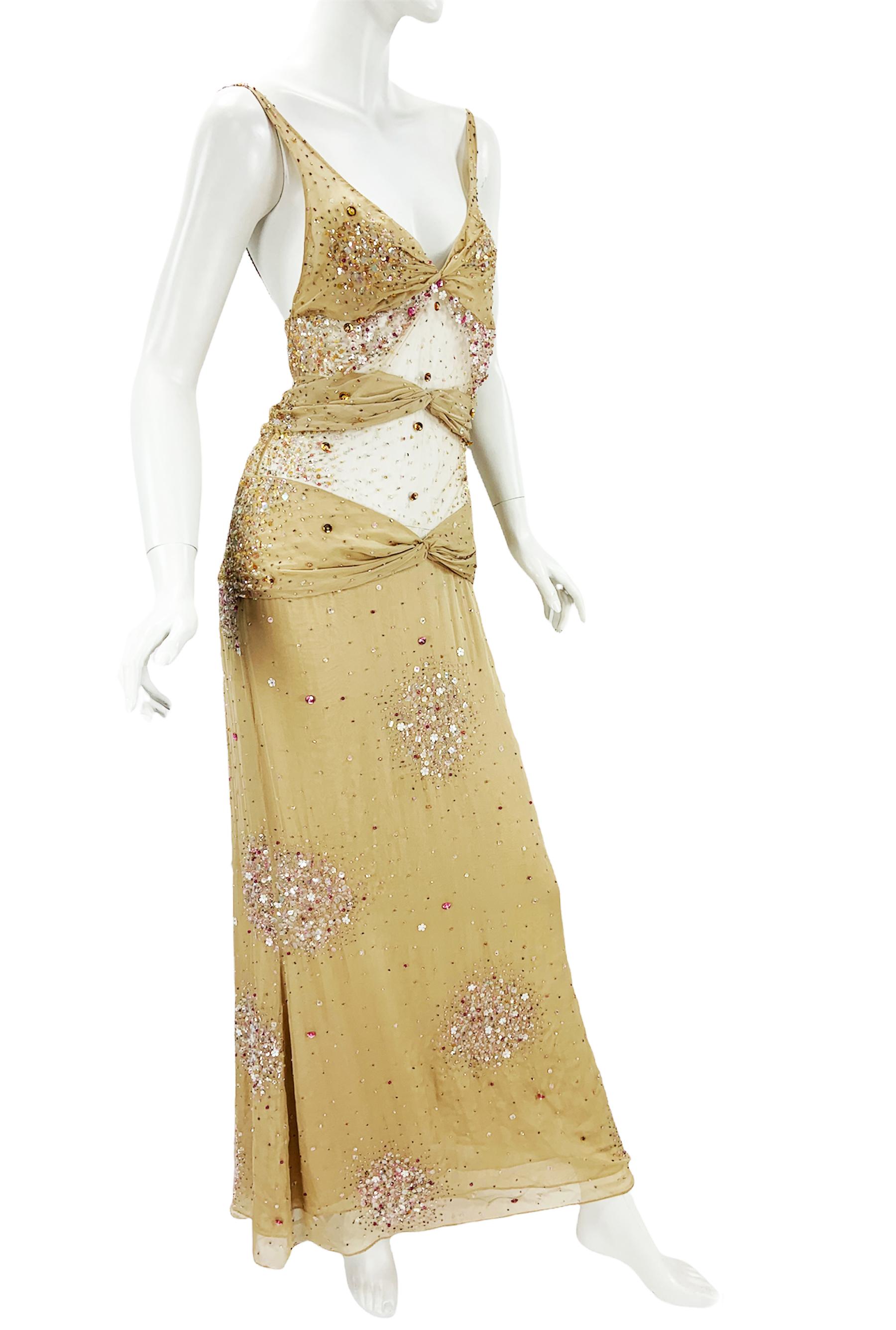 Vintage Valentino F/W 2000 Runway Nude Sexy Sheer Fully Embellished Dress Gown 8 In condizioni ottime in vendita a Montgomery, TX