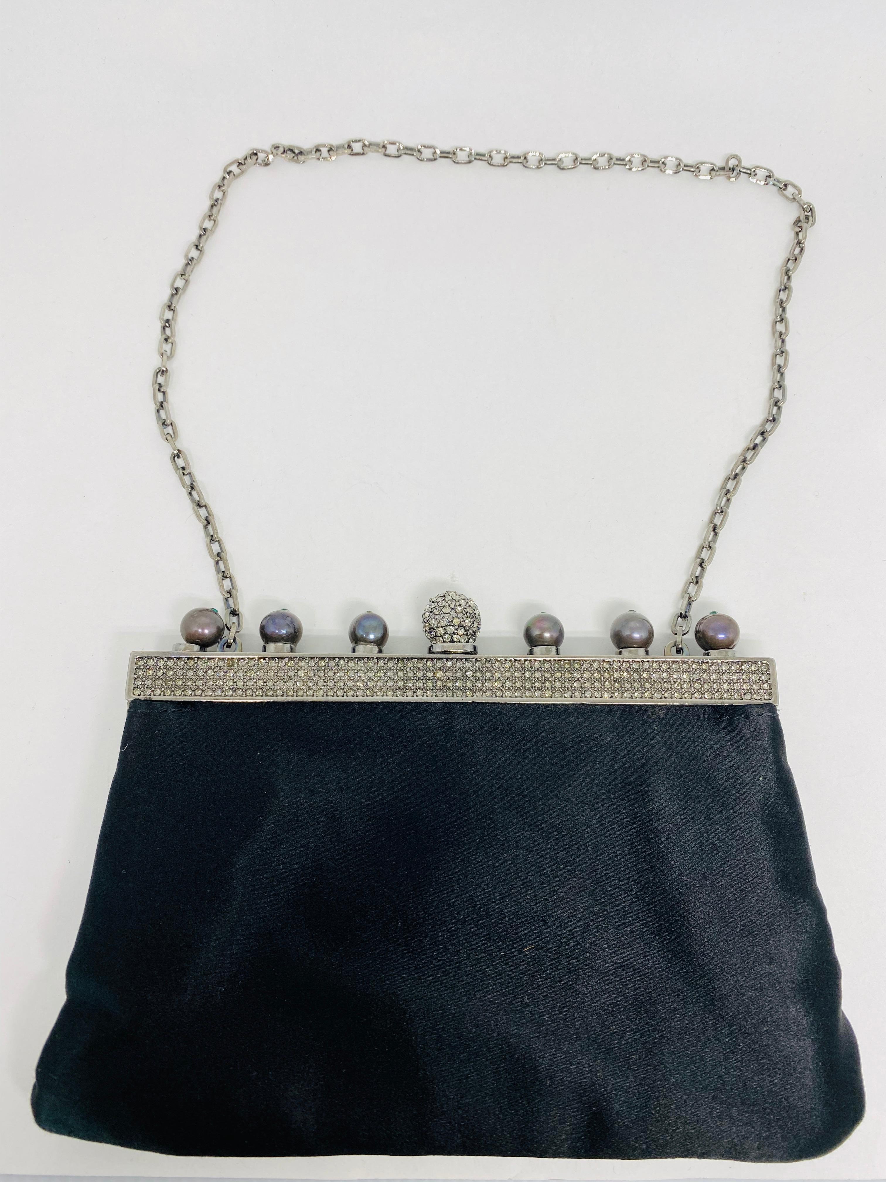 Noir VALENTINO Garavani mini-pochette de soirée vintage noire perlée avec chaîne  en vente