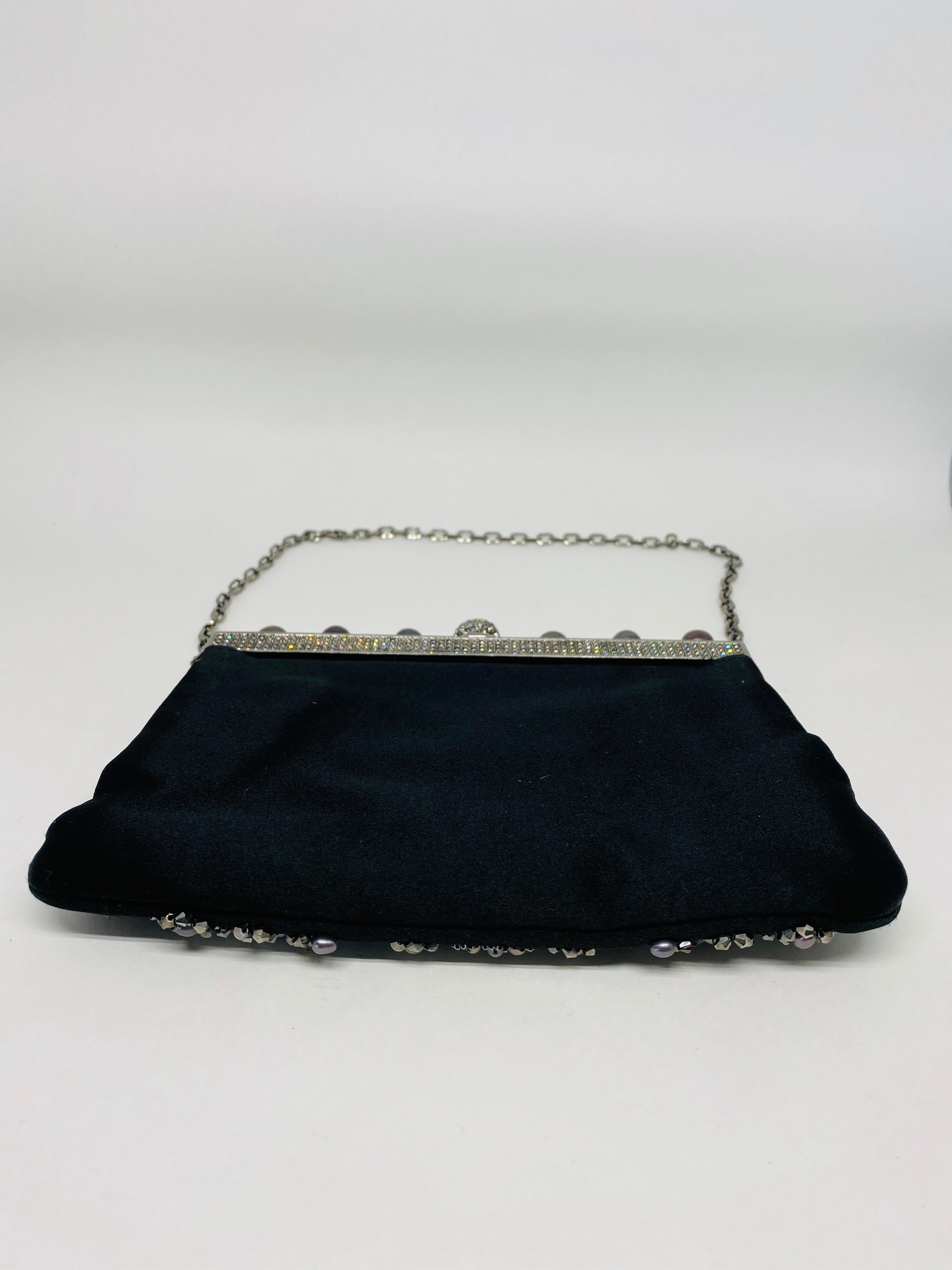 VALENTINO Garavani mini-pochette de soirée vintage noire perlée avec chaîne  Excellent état - En vente à Beverly Hills, CA