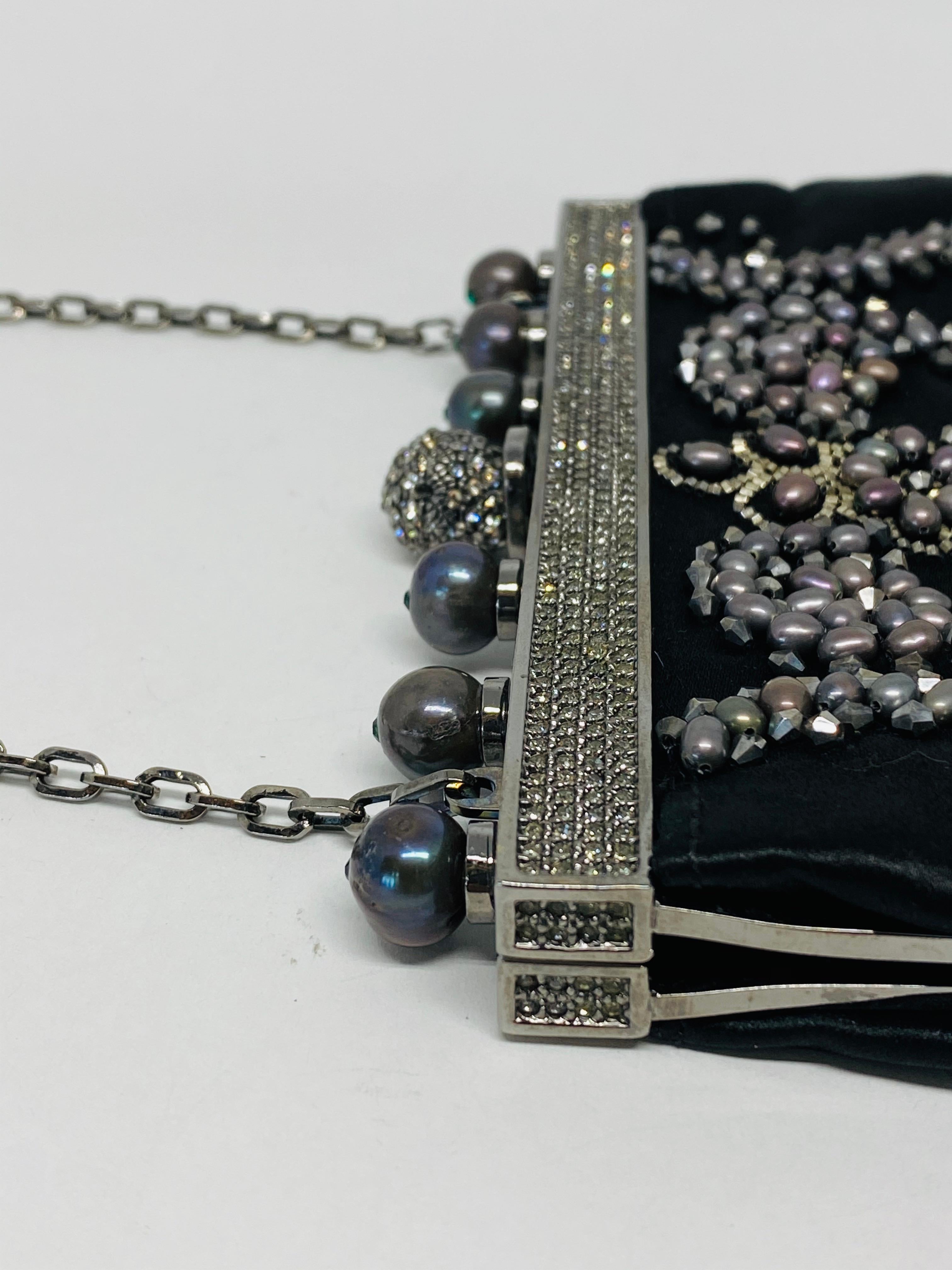 Vintage VALENTINO Garavani Black Bead Pearl Evening Mini Clutch Bag w/ Chain  In Excellent Condition For Sale In Beverly Hills, CA