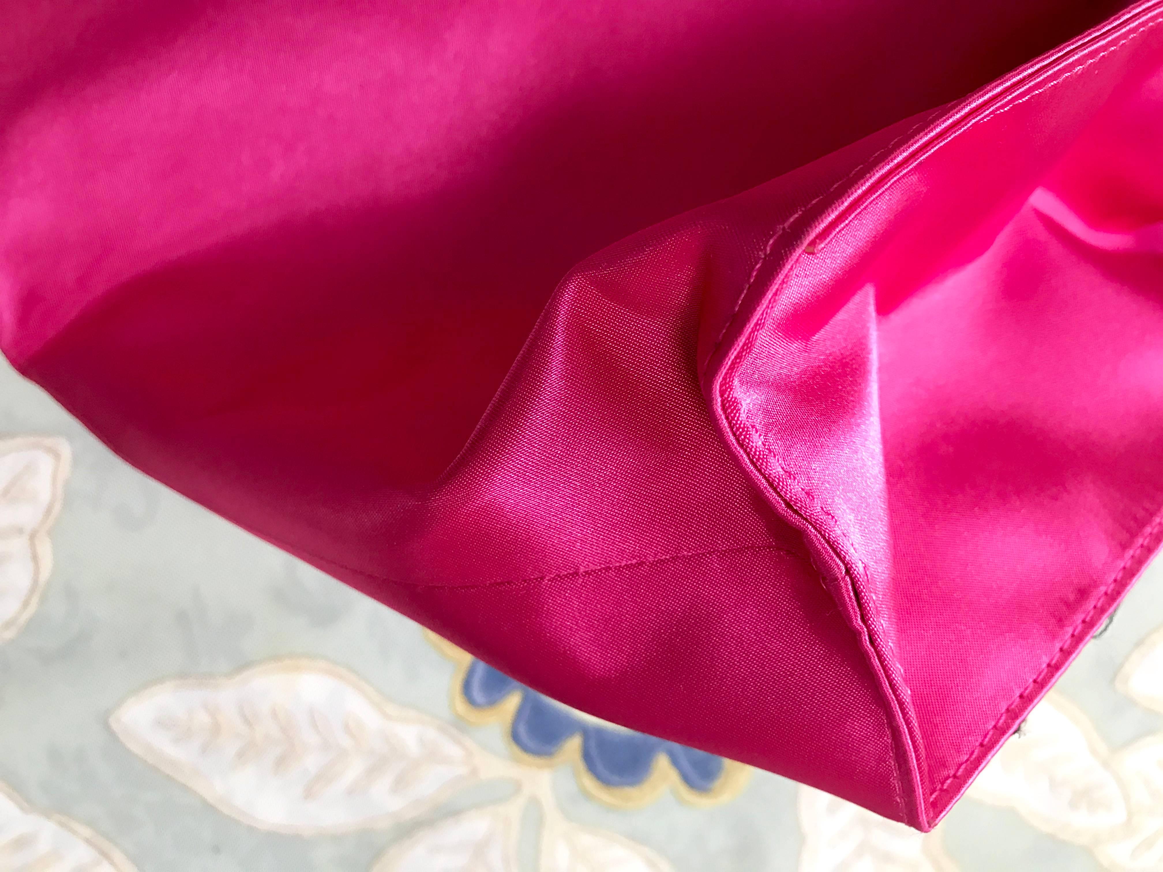 Women's Vintage Valentino Garavani pink satin large tote with gold tone V  logo straps. For Sale