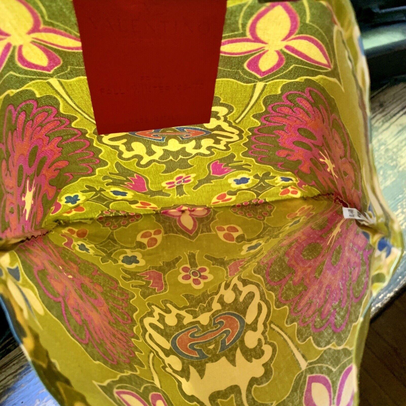 Vintage VALENTINO Garavani RARE PVC Floral Reusable Tote Bag MADE IN ITALY 1999 For Sale 1