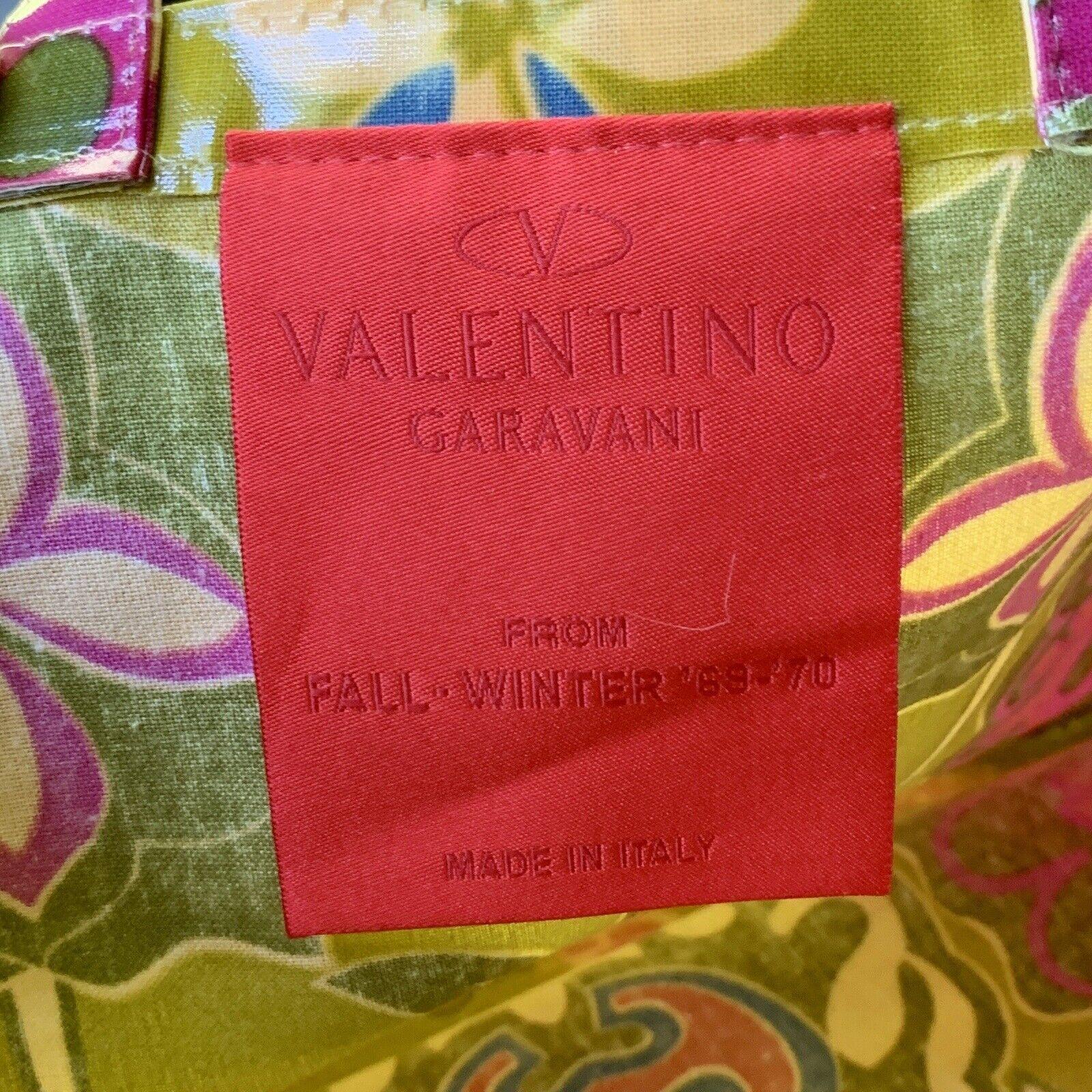 Vintage VALENTINO Garavani RARE PVC Floral Reusable Tote Bag MADE IN ITALY 1999 For Sale 3