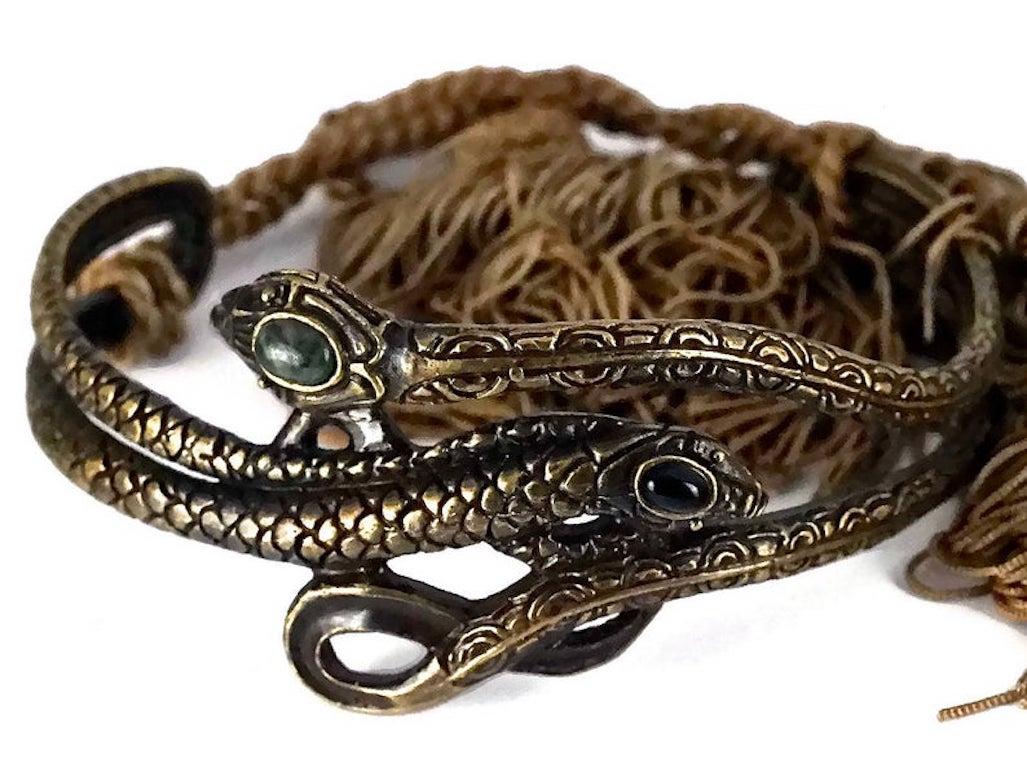 Vintage VALENTINO GARAVANI Runway Snake Tassel Choker Necklace In Excellent Condition For Sale In Kingersheim, Alsace