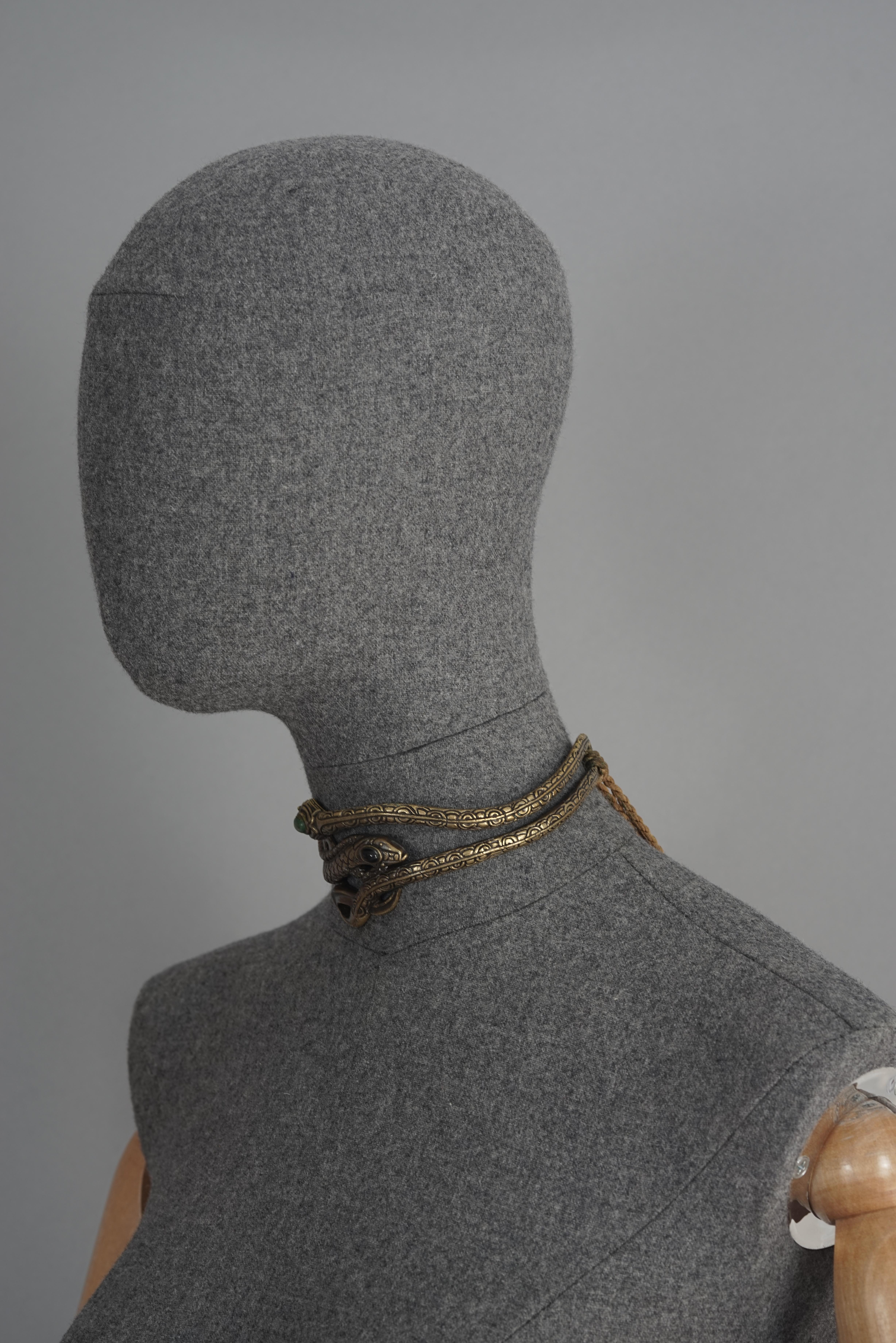 Vintage VALENTINO GARAVANI Snake Tassel Choker Necklace 9