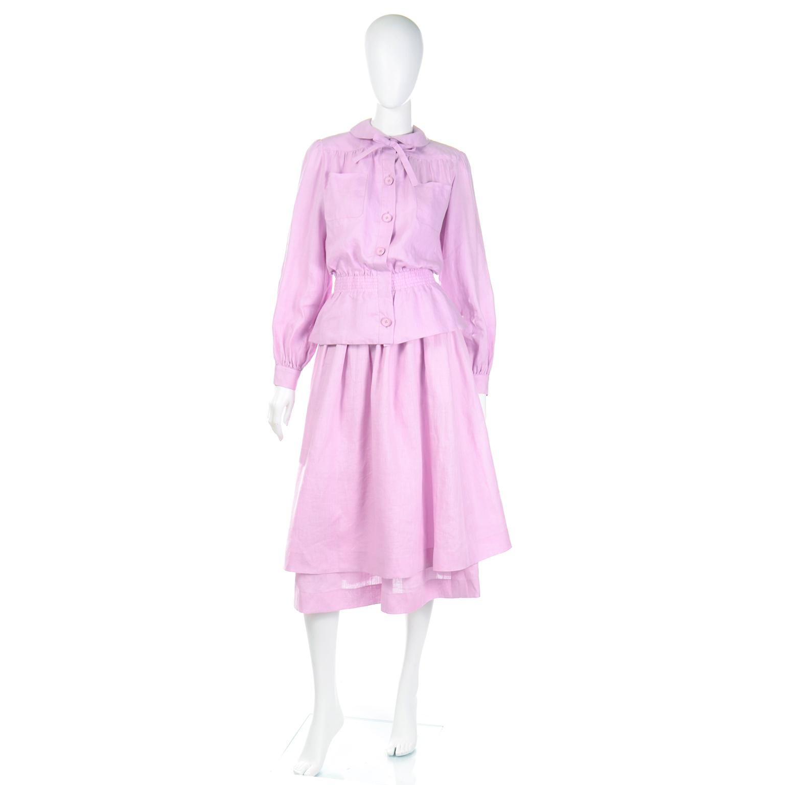 This incredible vintage Valentino Boutique pale purple linen 2 piece dress comes from the estate of a Valentino and Yves Saint Laurent client who bought all of her clothing during the 1960's, 1970's, and early 1980's. Her wardrobe was in pristine