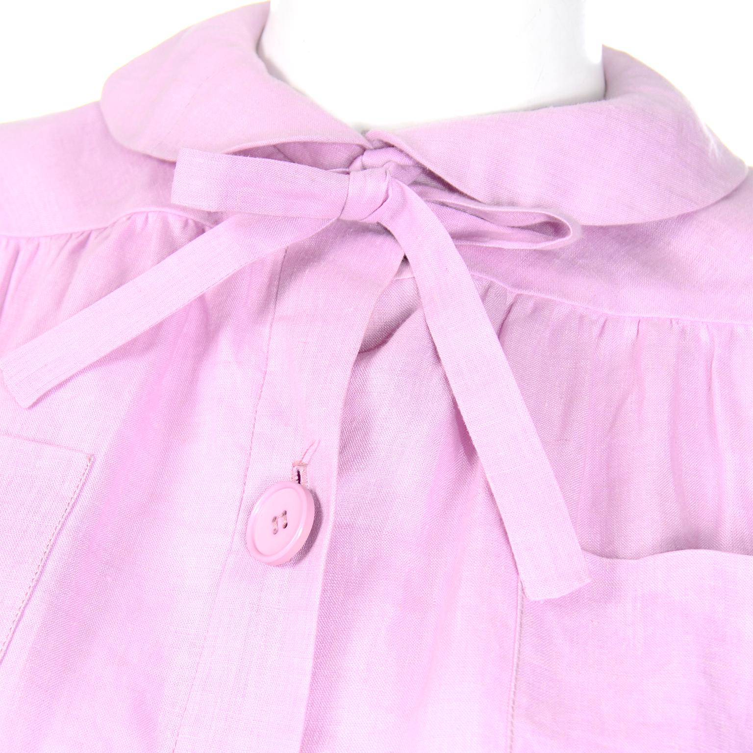 Valentino Vintage Blass lila Leinen 2-teiliges Vintage-Kleid mit Bluse & gestufter Rock aus Leinen im Angebot 2