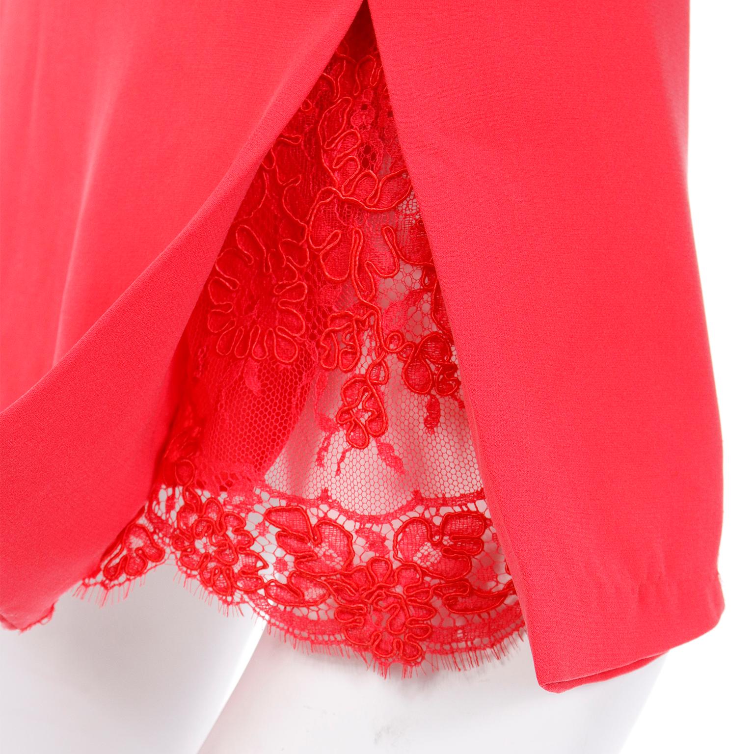 Valentino - Robe en soie rouge avec empiècements en dentelle et dos ouvert  en vente 4