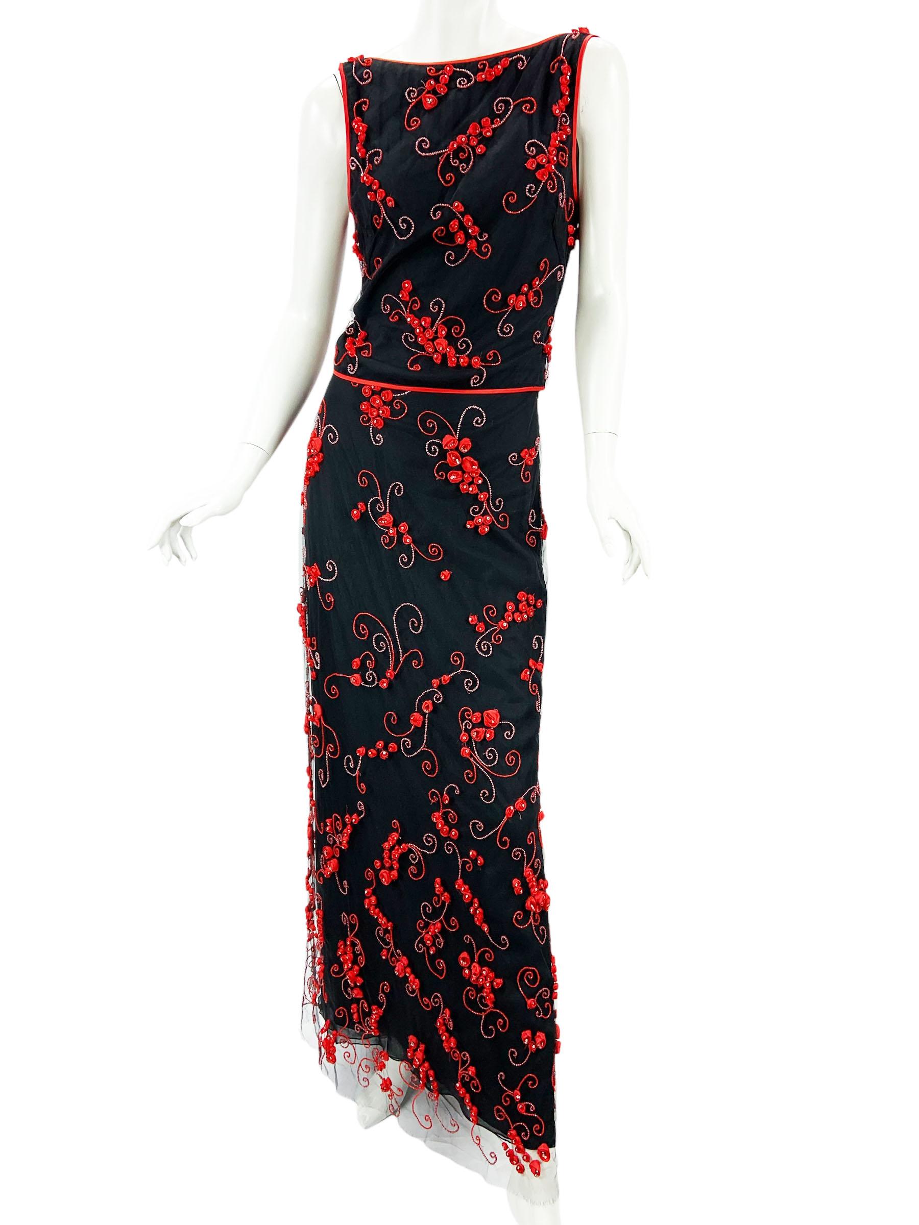 Vintage Valentino Fully Embellished Skirt Suit 
Runway S/S 2000
Skirt suit was presented by the most famous model Gisele Bundchen.
Silk suit with the black tulle on the top fully embroidered with 3-d red mini roses and beaded.
Skirt - A-line, triple