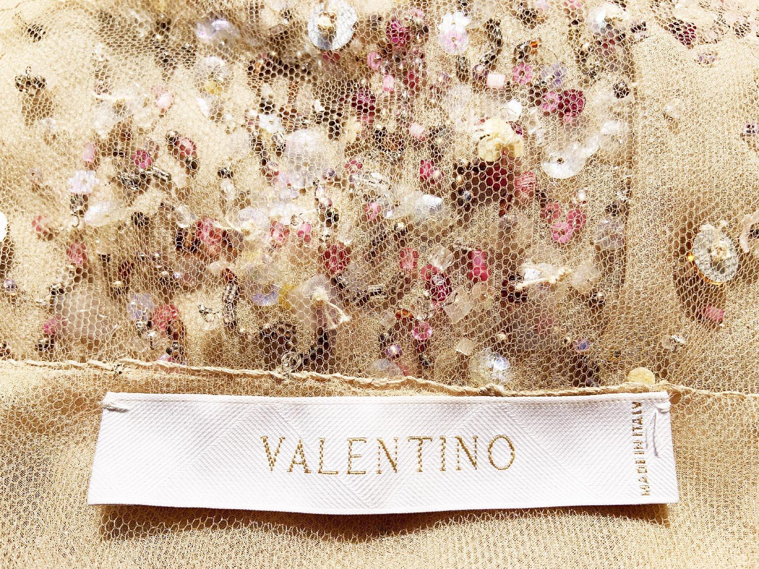 Valentino - Robe de défilé vintage transparente et sexy, entièrement embellie, couleur chair, issue d'un défilé printemps-été 2001 6