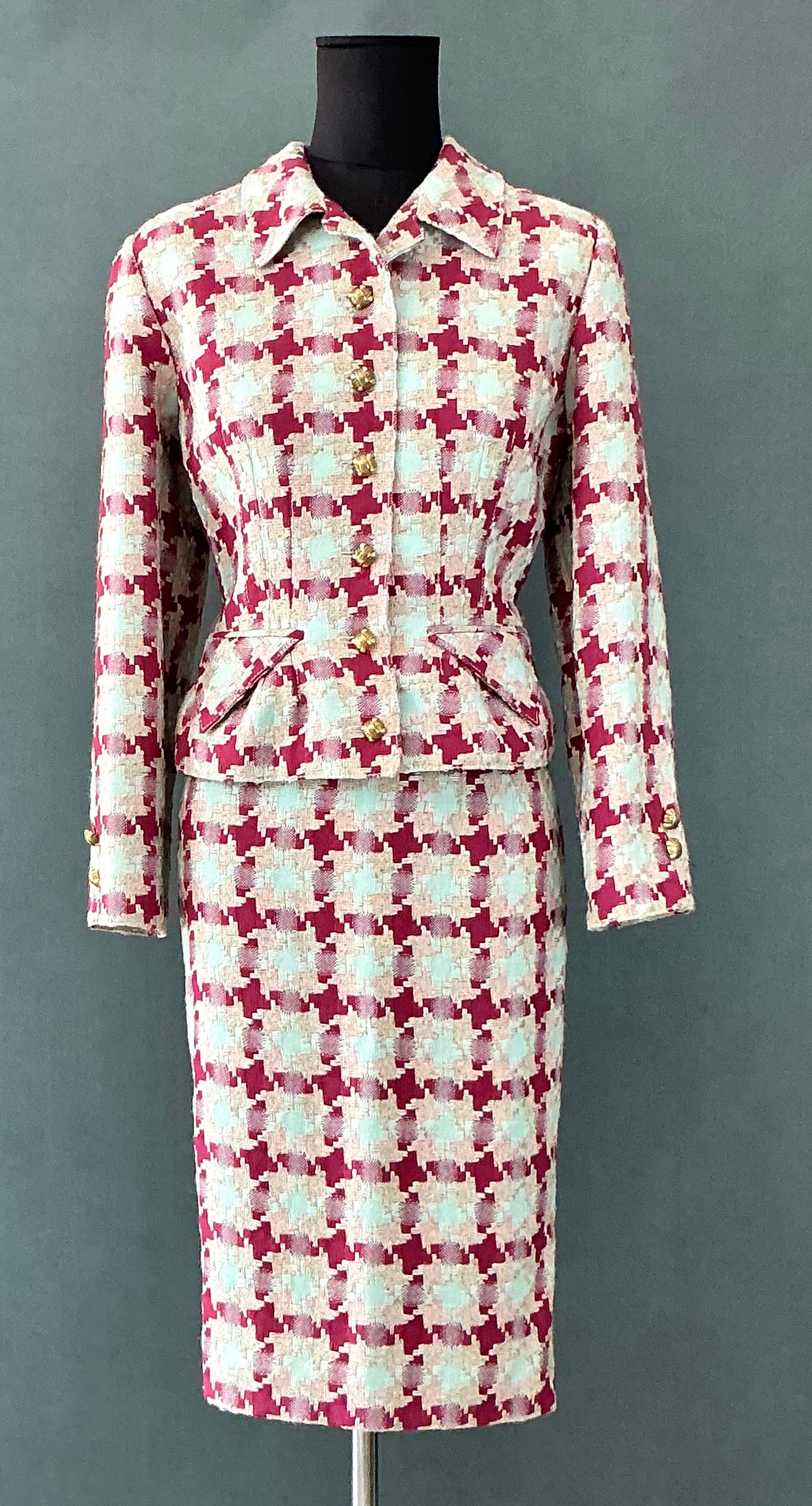 Vintage Valentino Woven Skirt Suit In Good Condition For Sale In Lake Worth Beach, FL